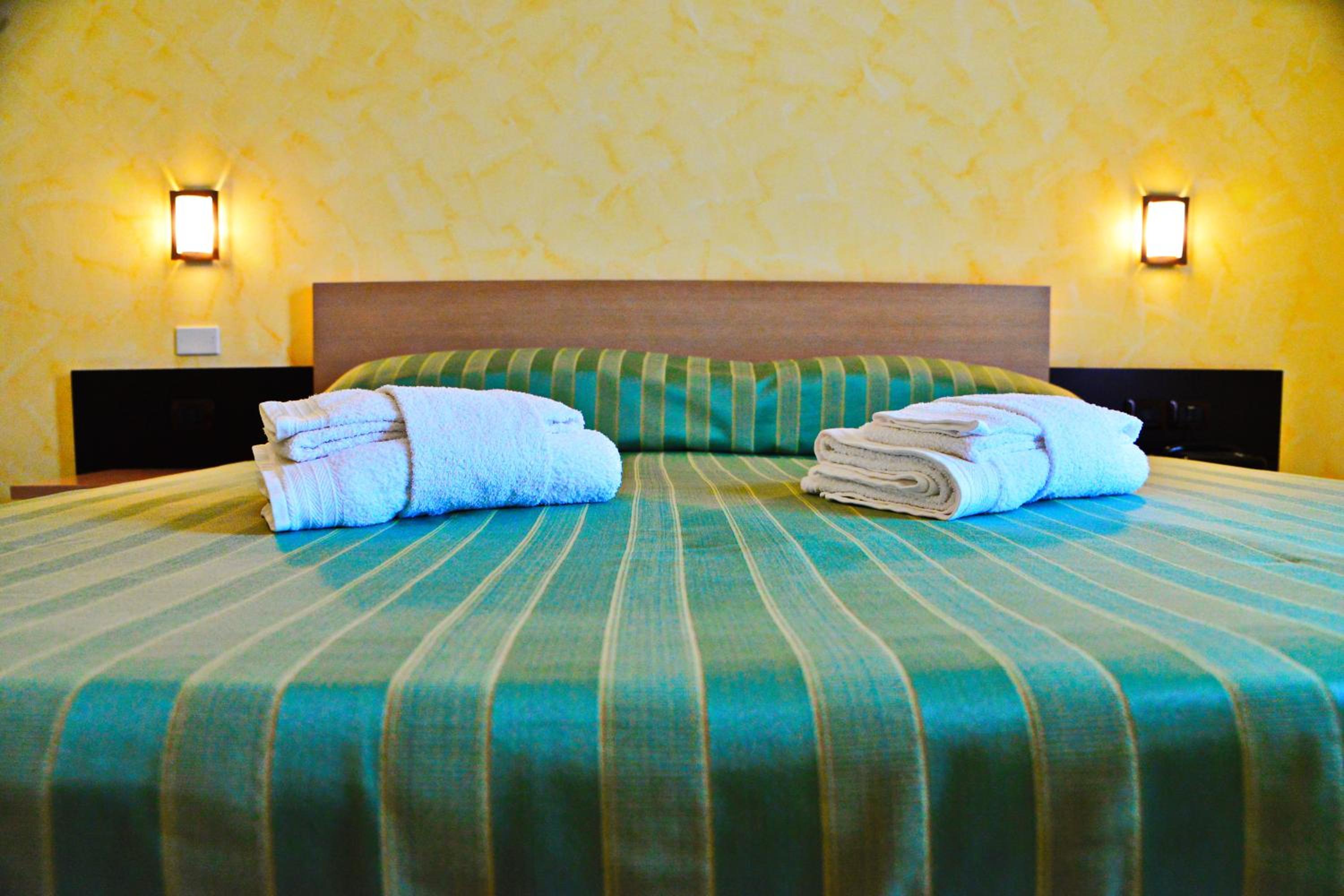 Double or Twin Room - Photo 5