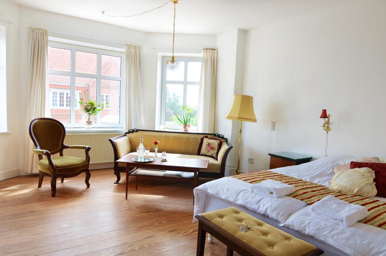 Suite - Photo 6