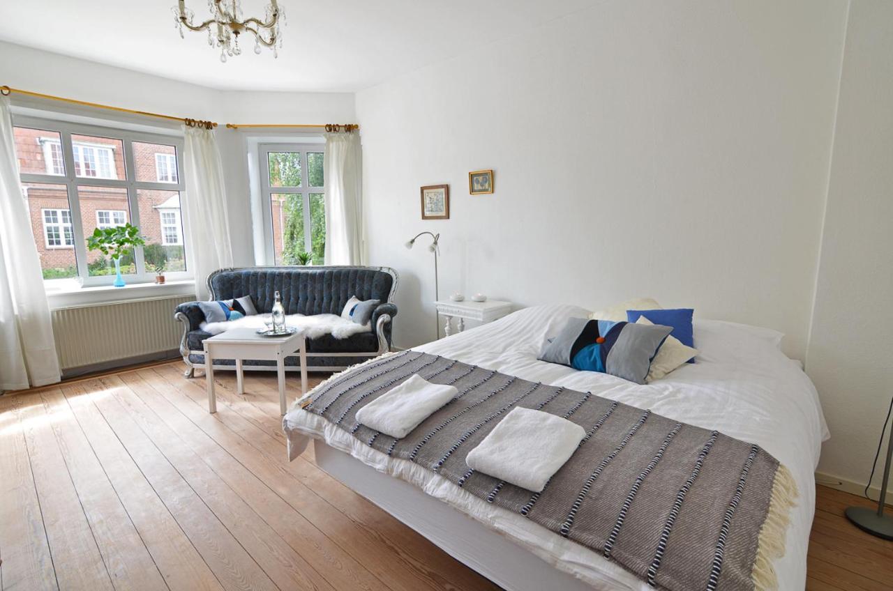 Double or Twin Room with Shared Bathroom