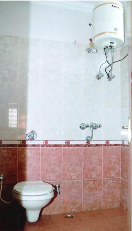Double Room with Fan - Photo 2