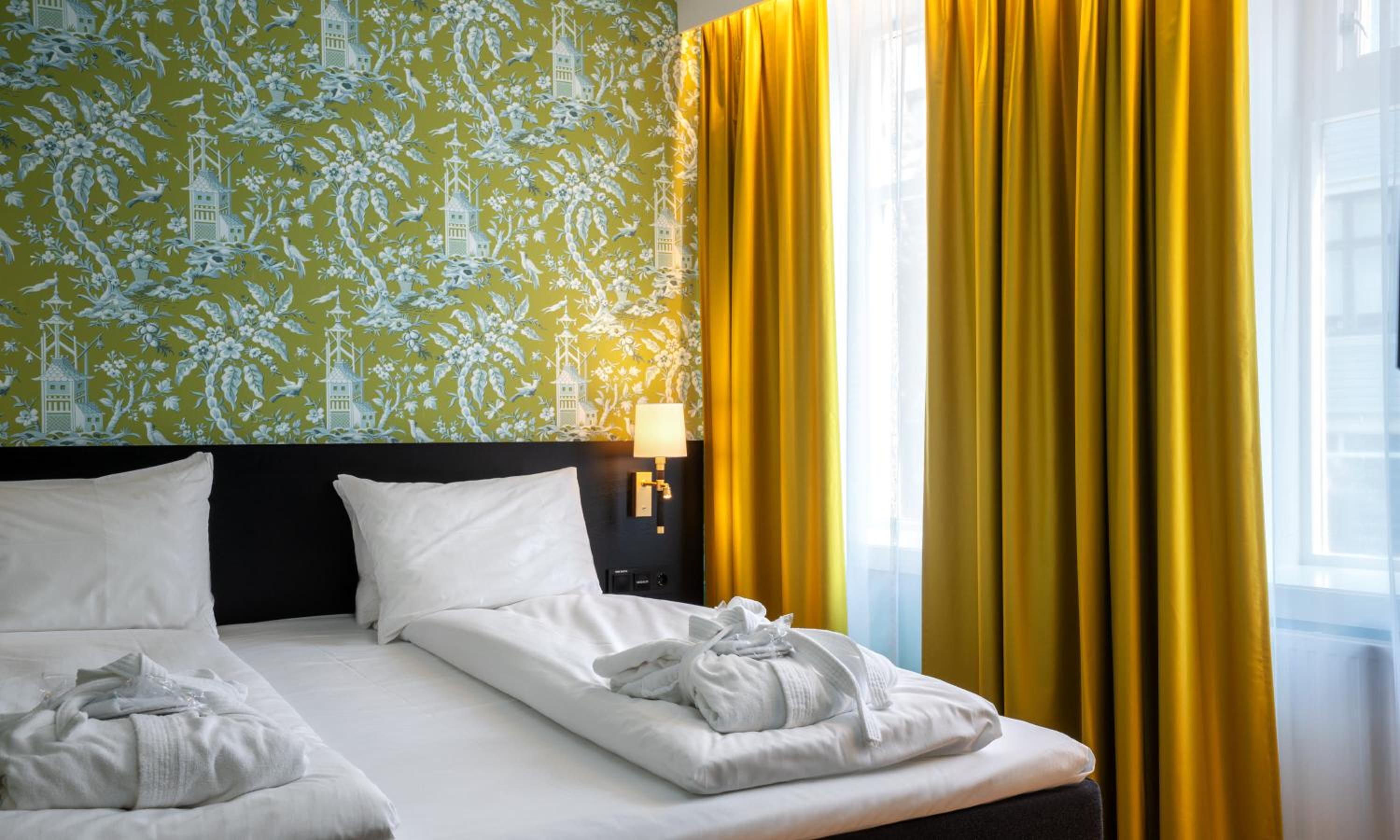 Business Double Room - Photo 3