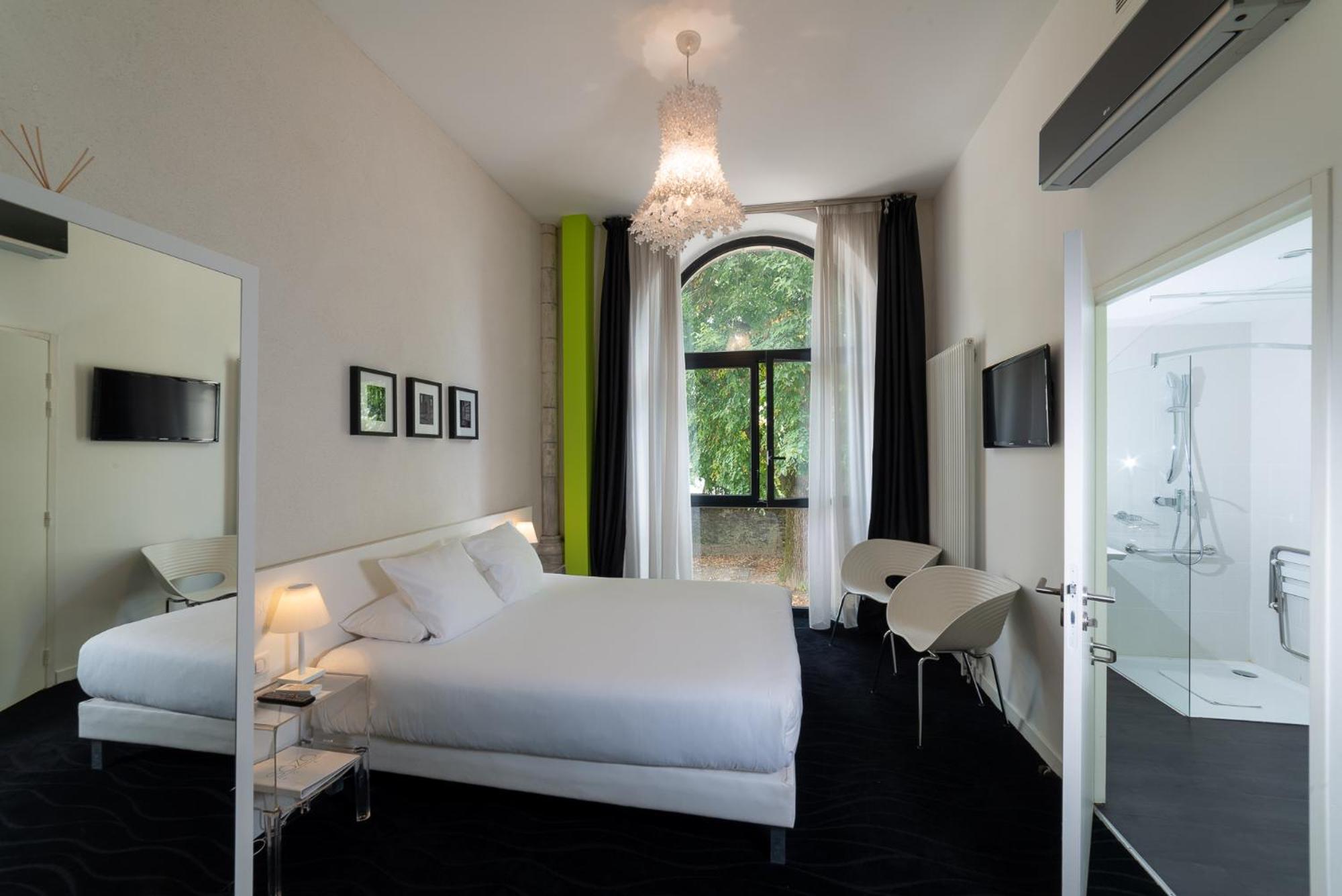 Double Room - Photo 2