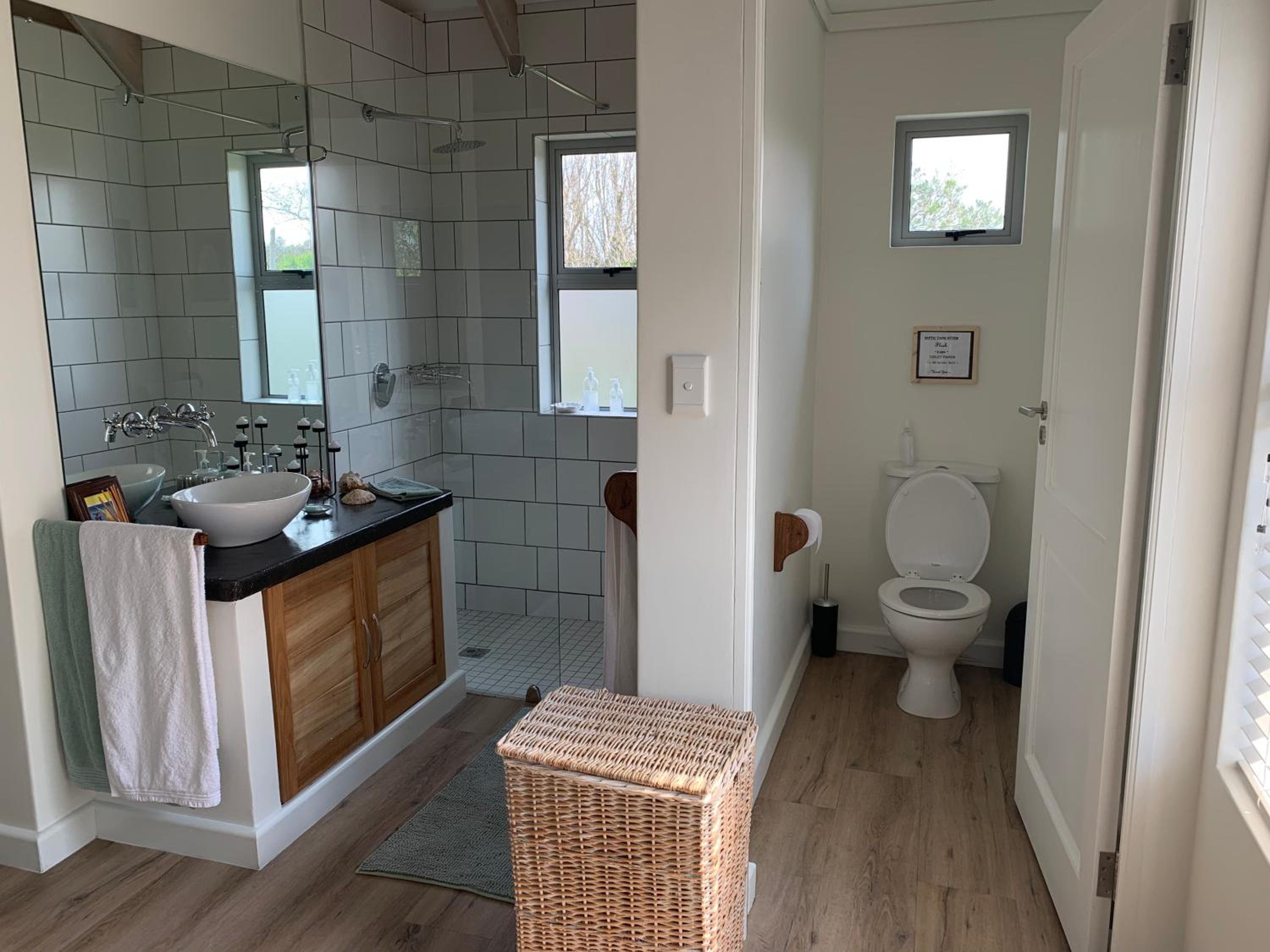 Two-Bedroom House - Photo 38