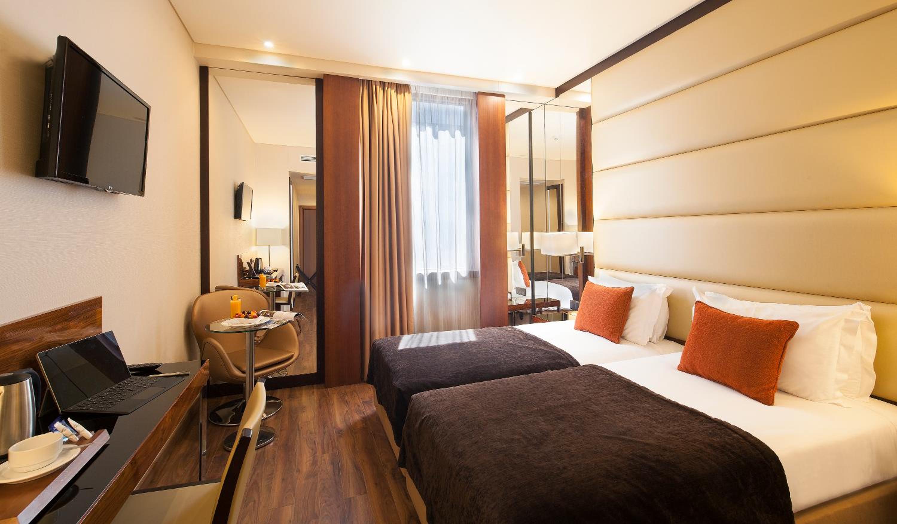 Superior Twin Room - Photo 1