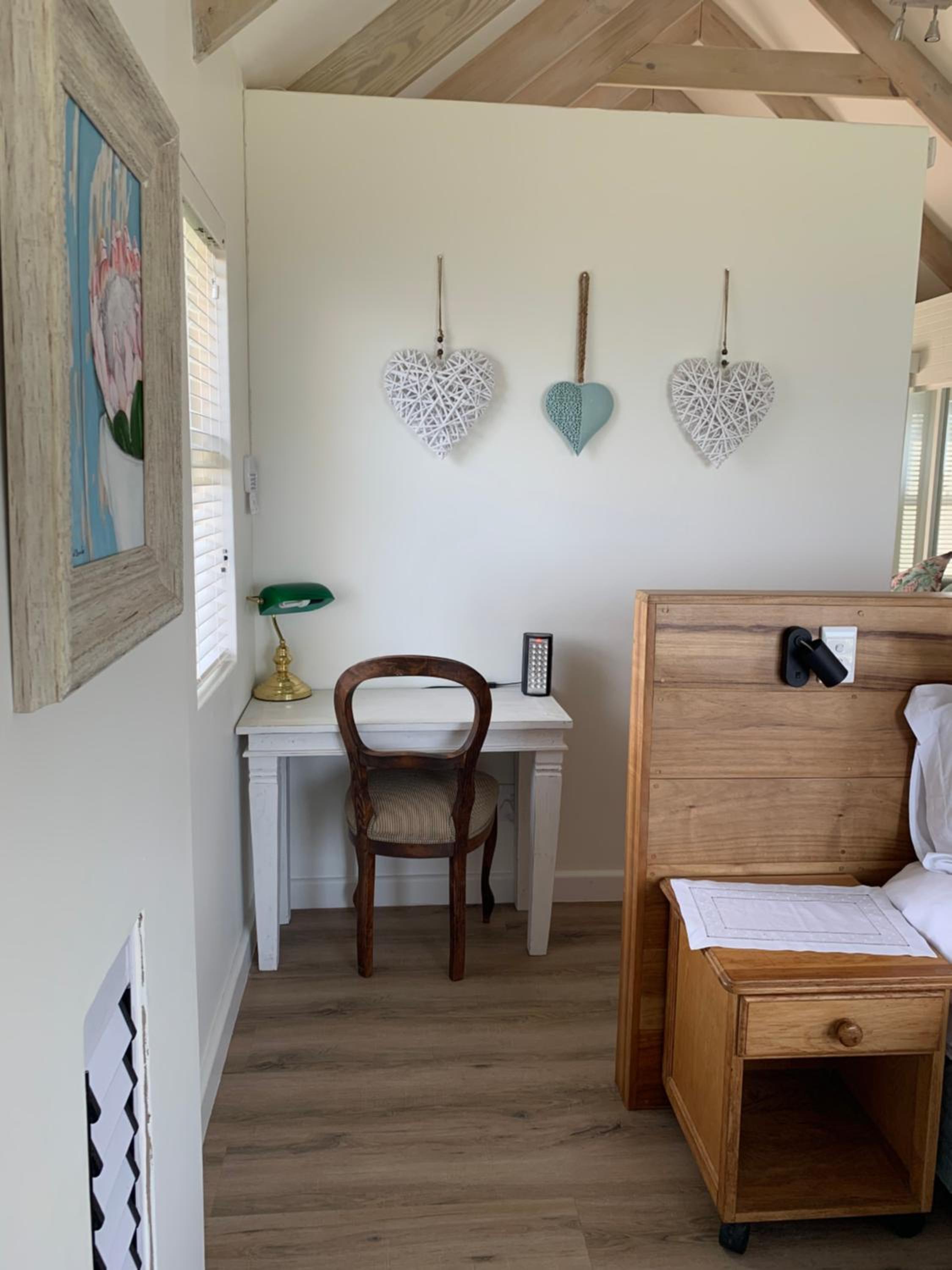 Two-Bedroom House - Photo 26