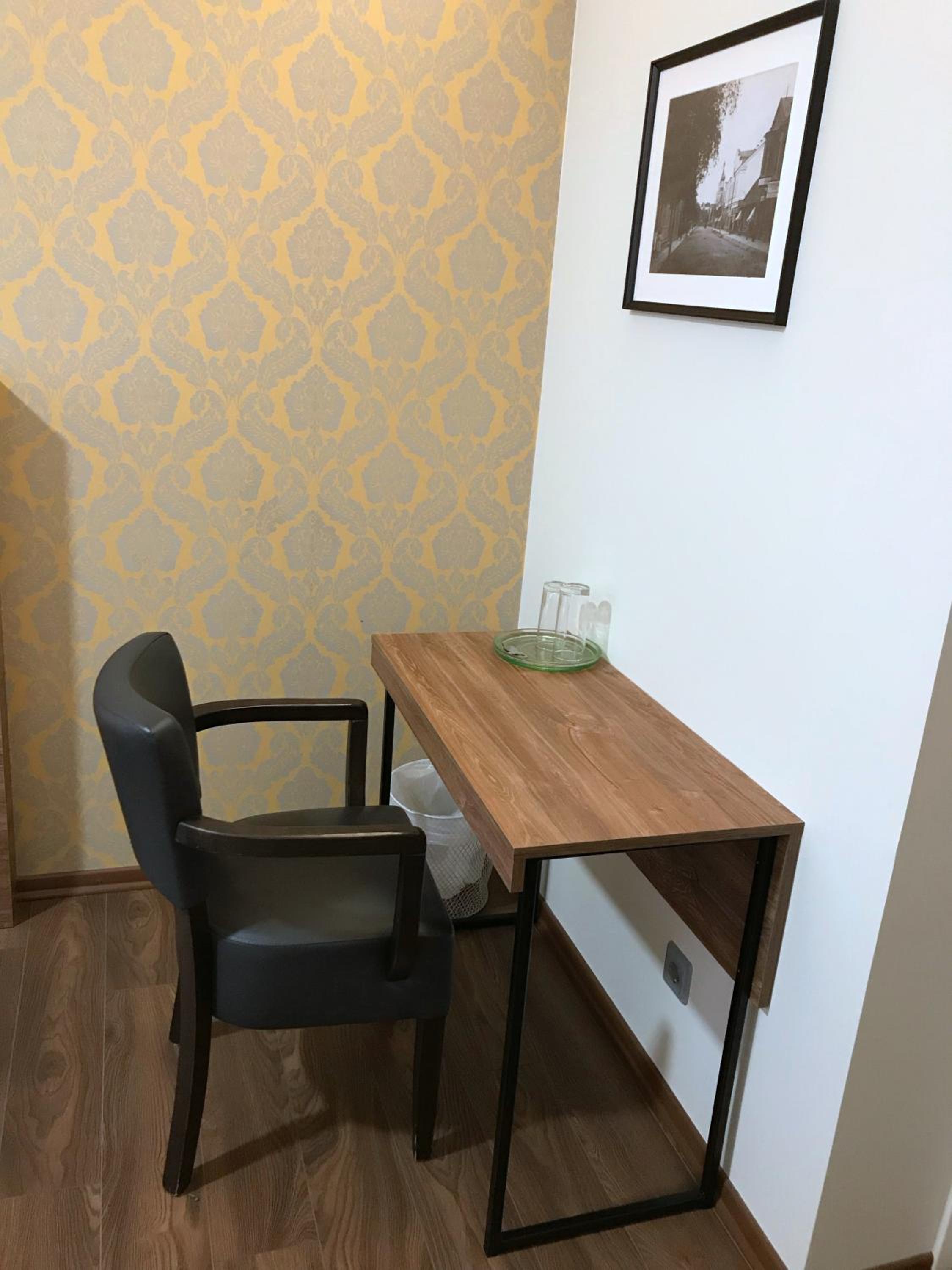 Twin Room - Photo 2