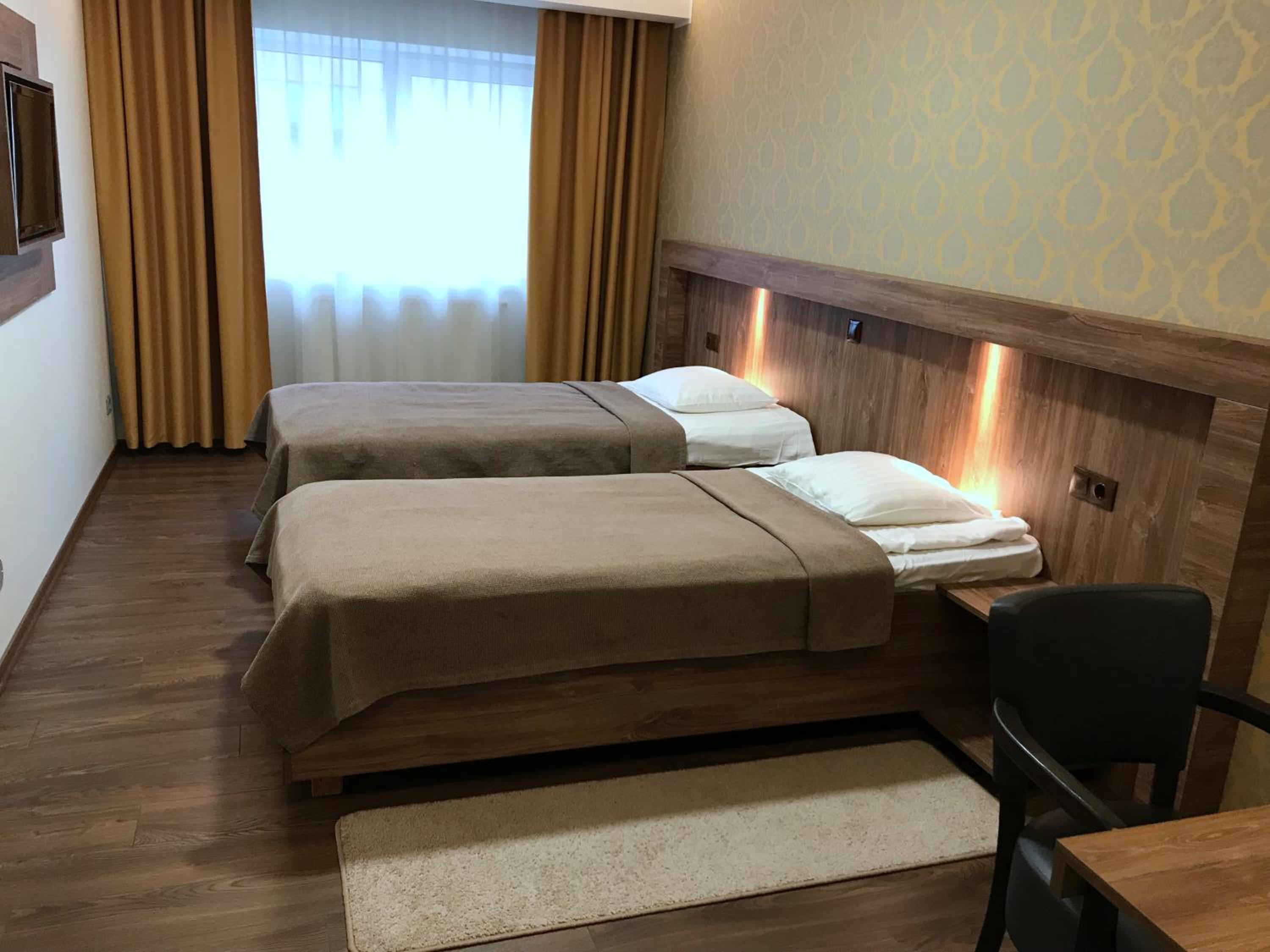 Twin Room - Photo 4