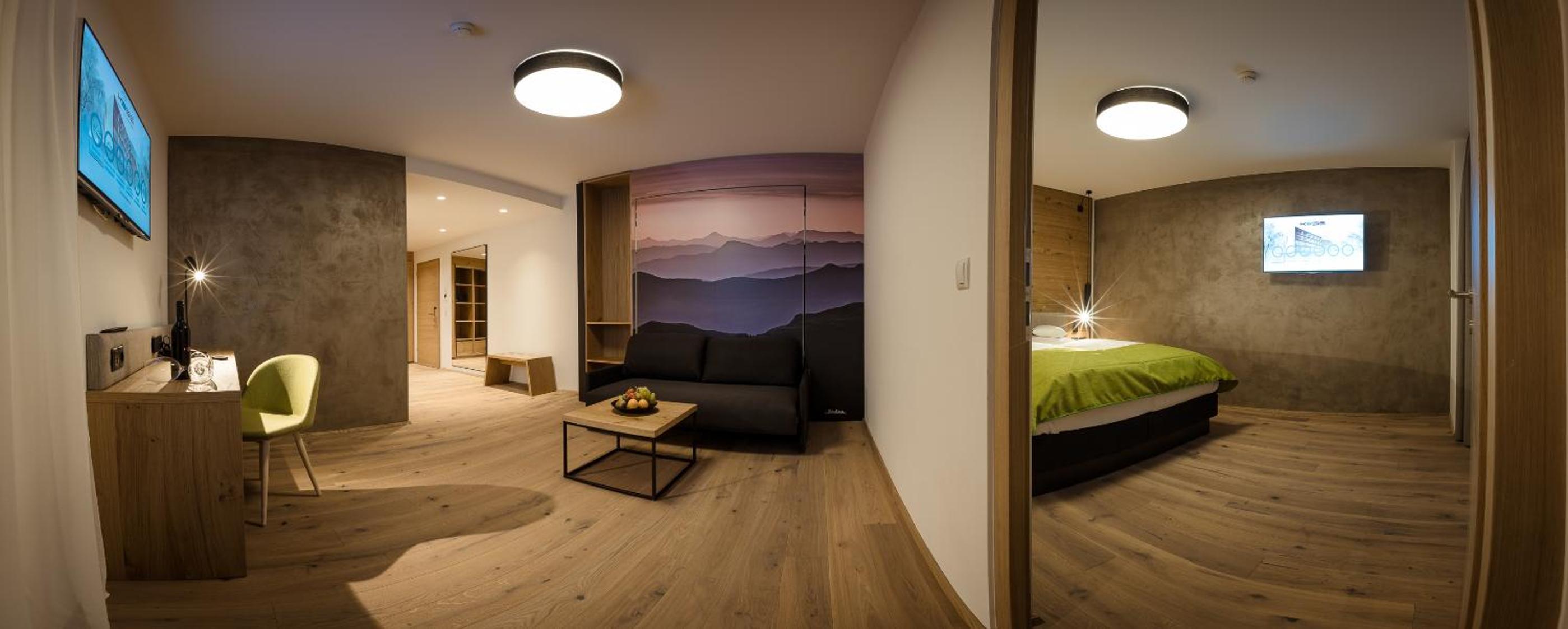 Deluxe Junior Suite photo 3