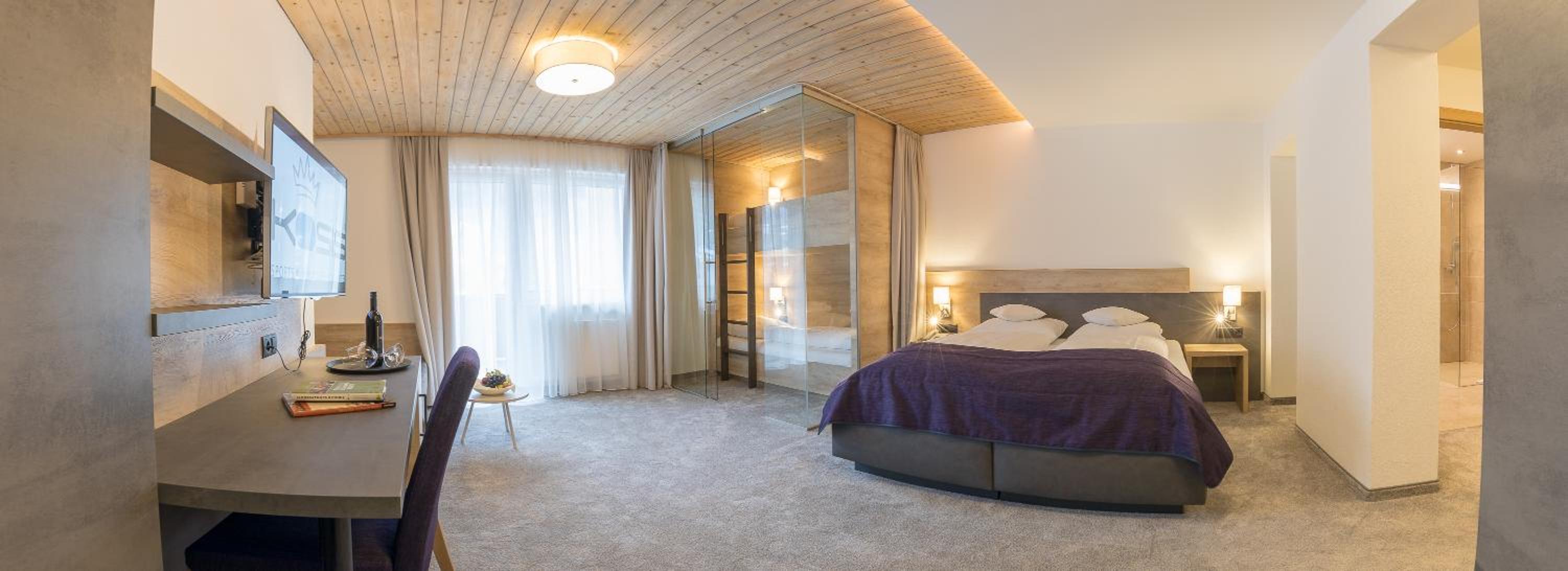 Junior Suite with Extra Bed photo 1