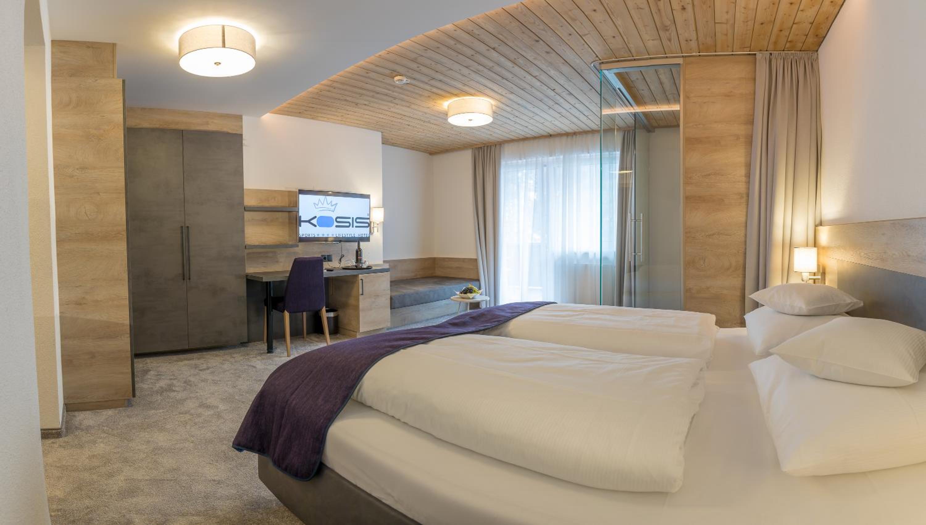 Junior Suite with Extra Bed photo 2