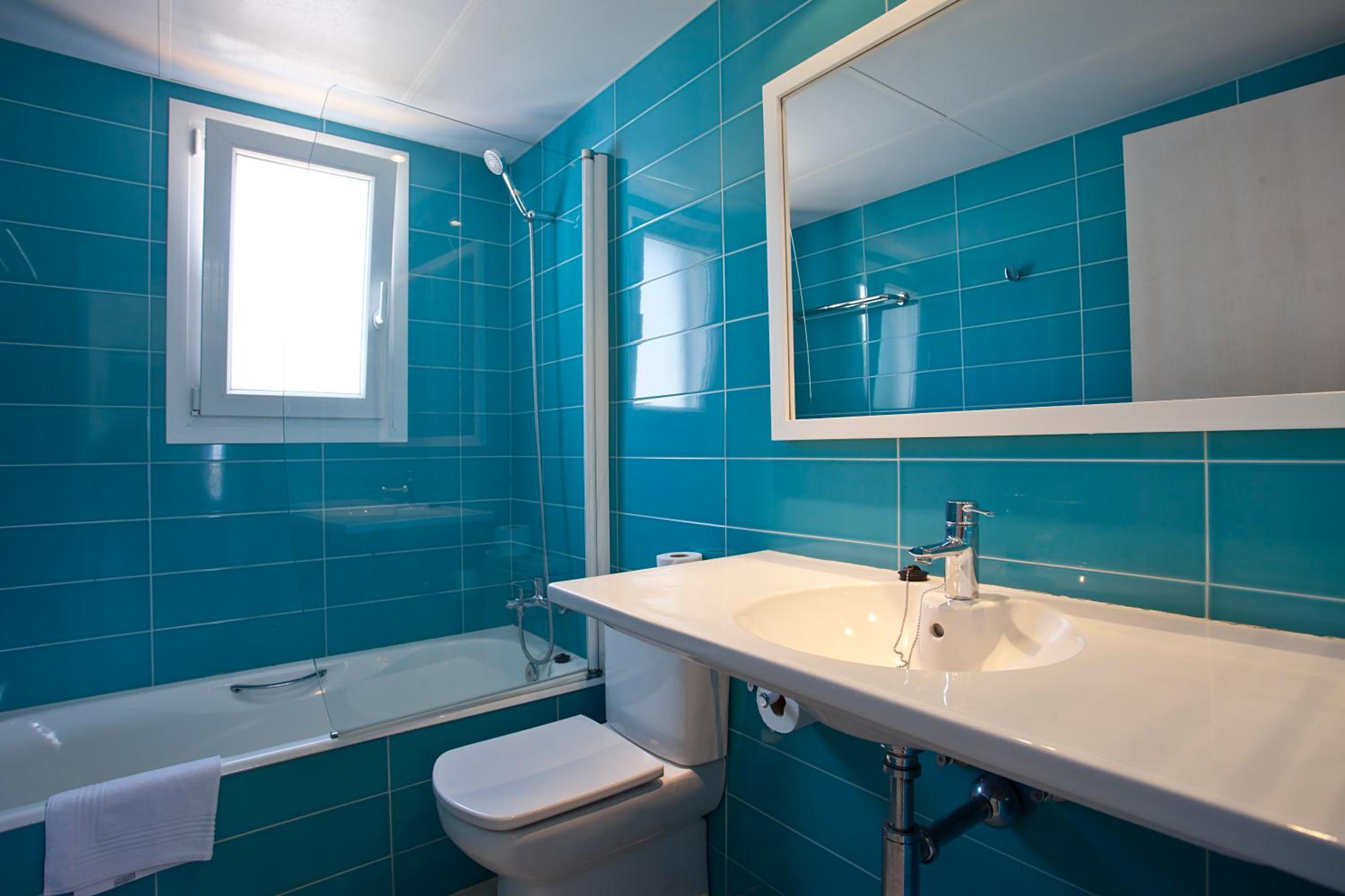  Two Bedroom Apartment - Photo 3