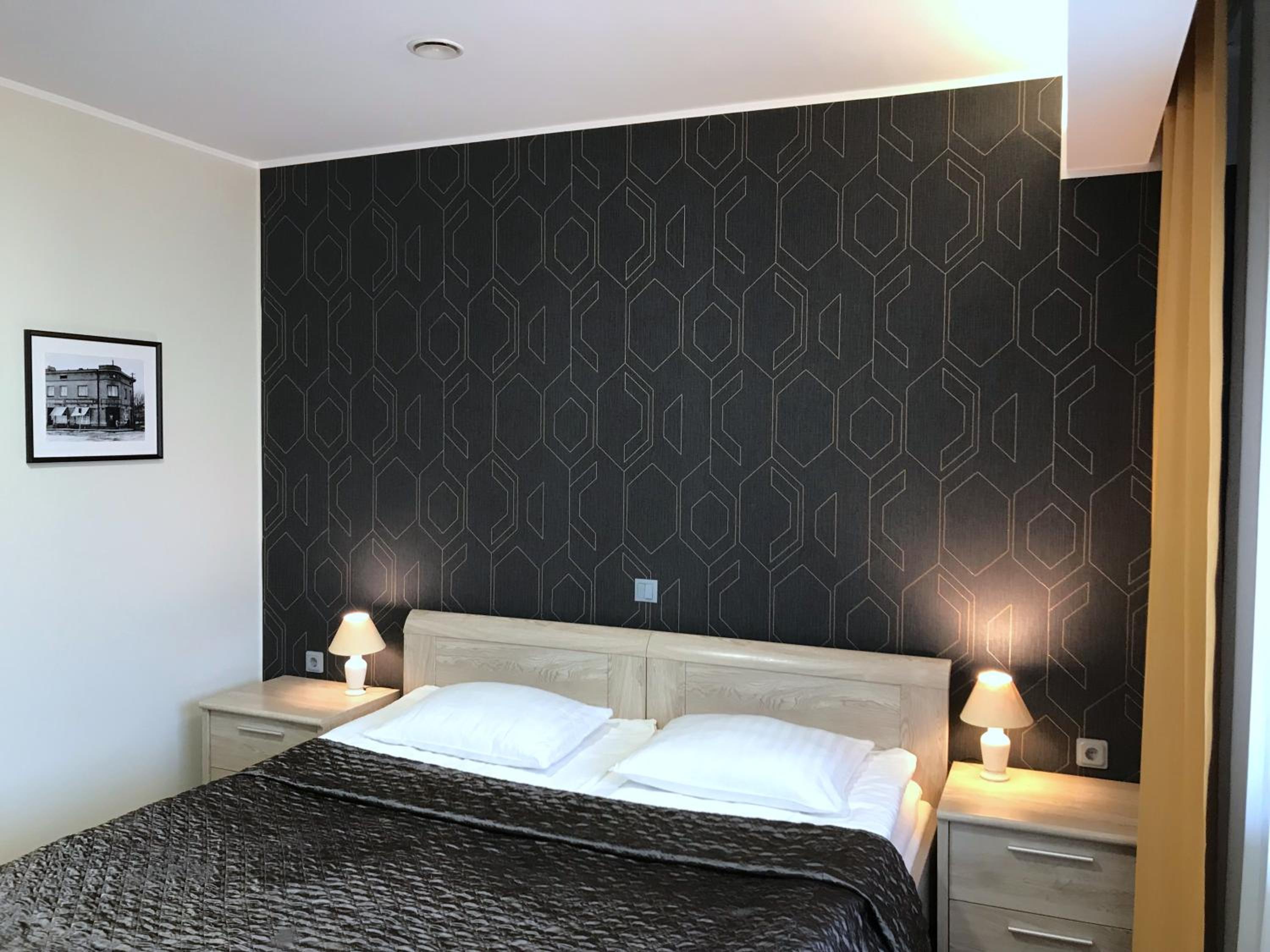Large Double Room - Photo 2