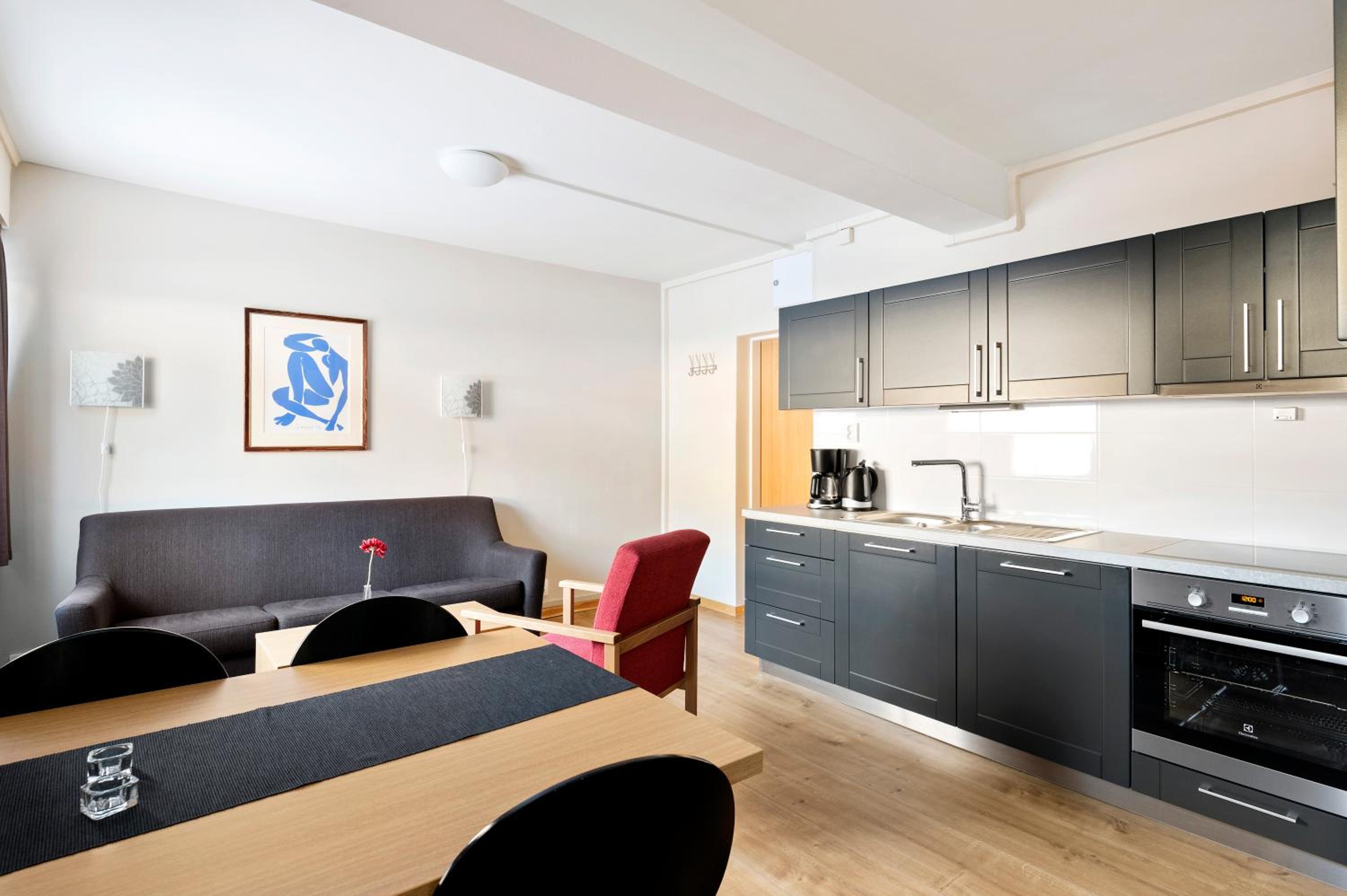 Two-Bedroom Apartment - Photo 2
