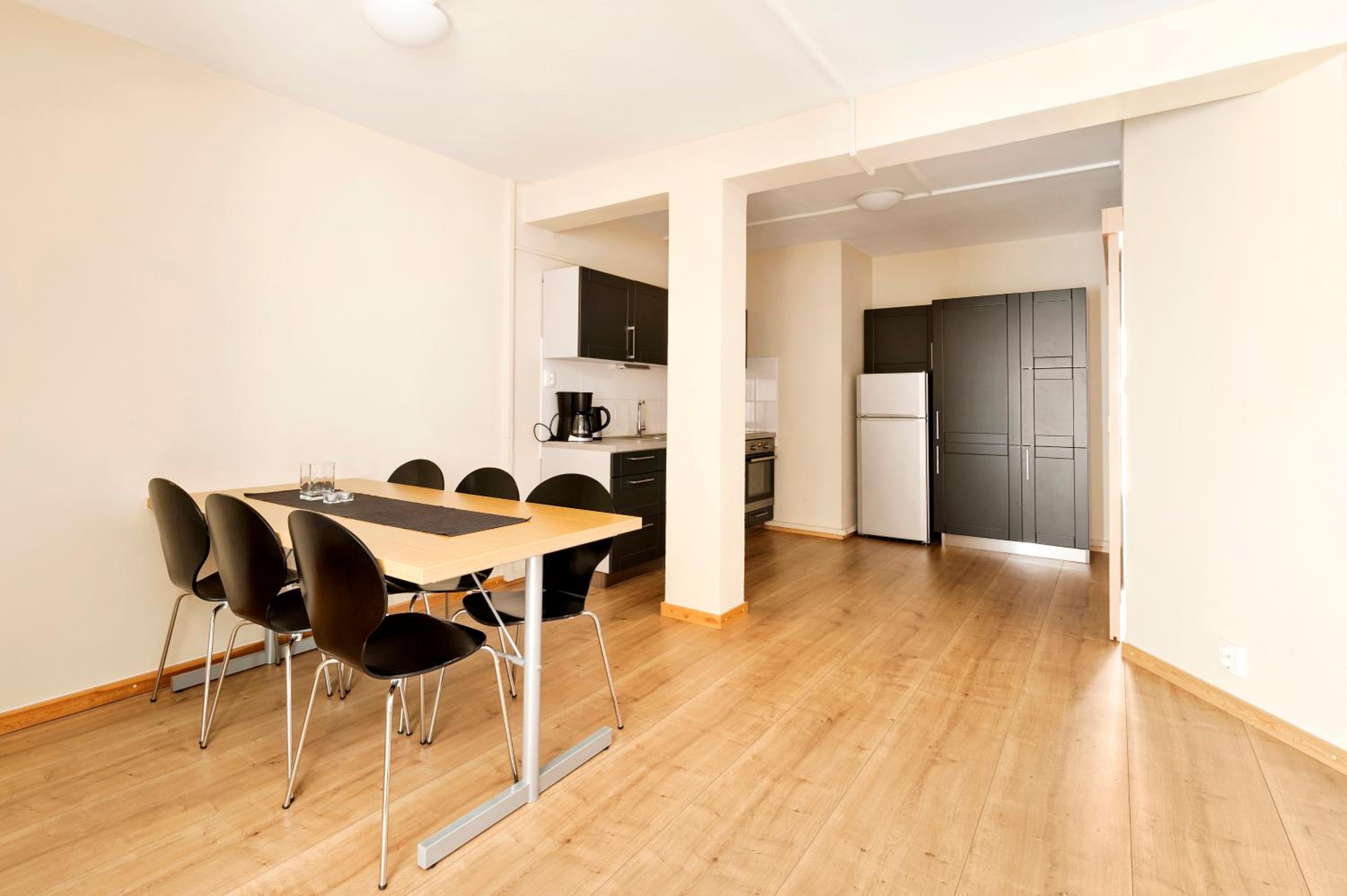 Two-Bedroom Apartment - Photo 7
