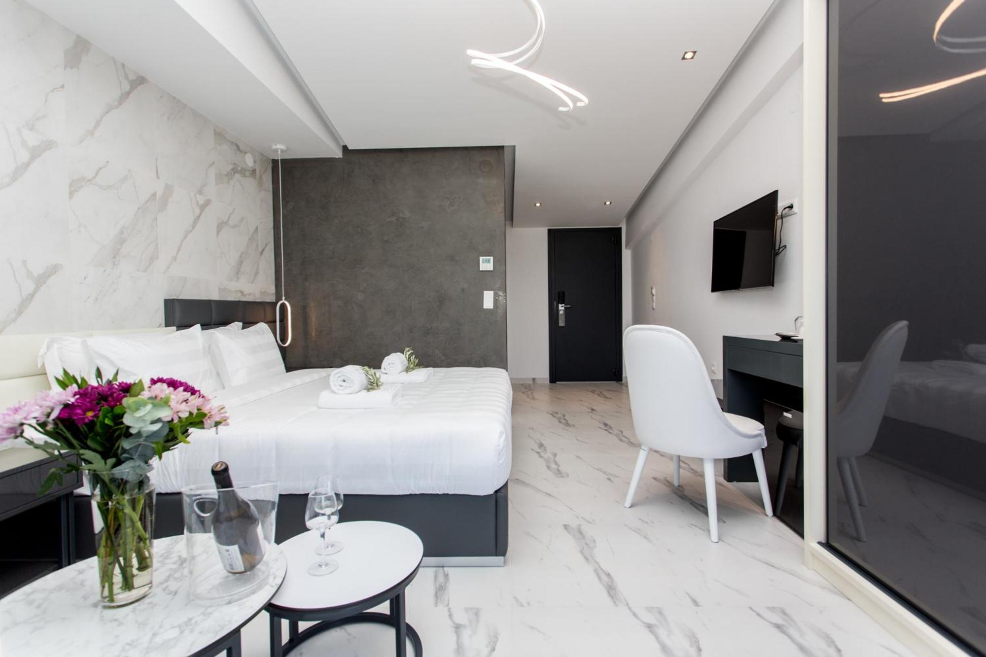 Deluxe Double Room with Sea View photo 2