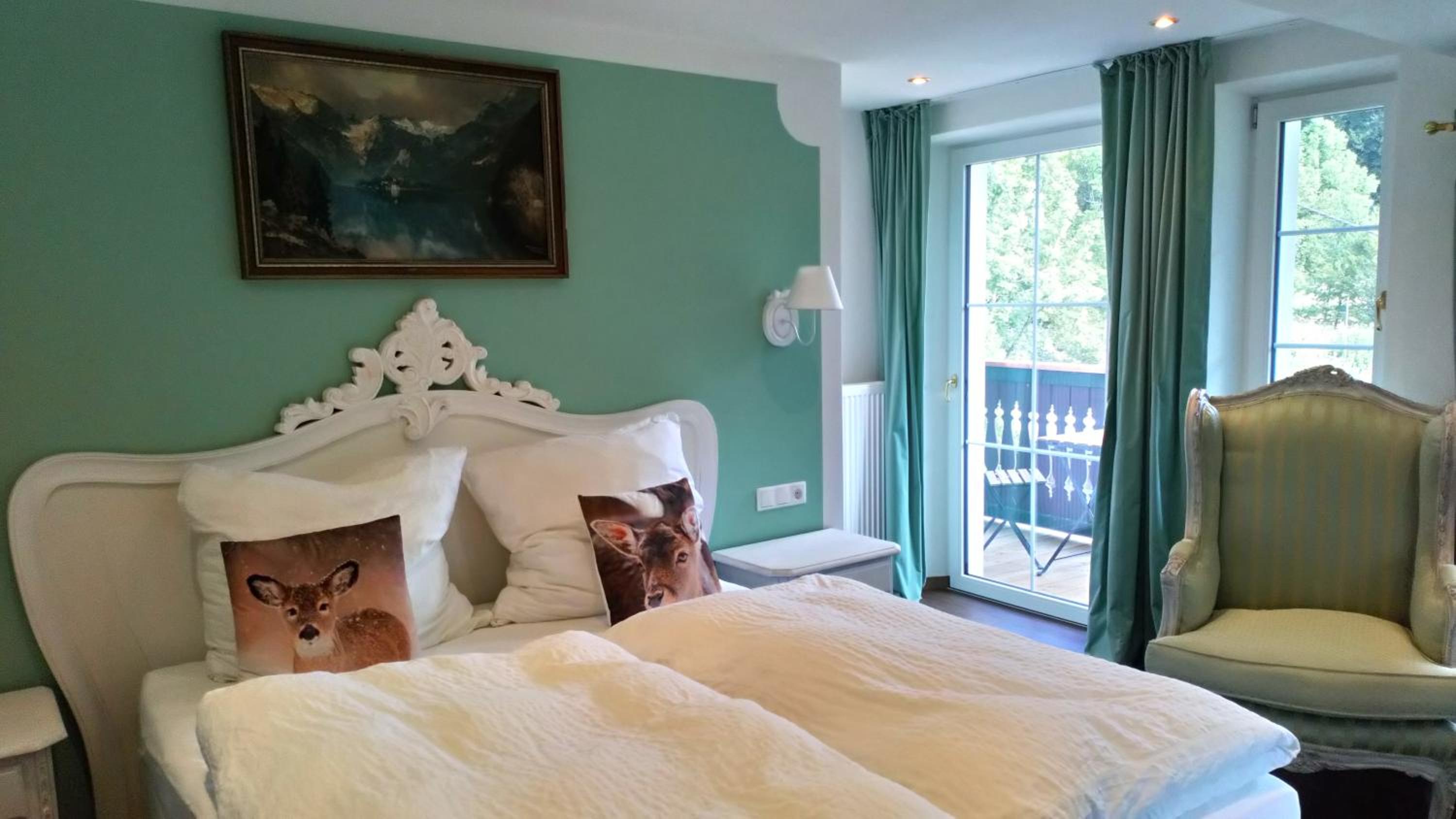 Queen Room with Balcony photo 1