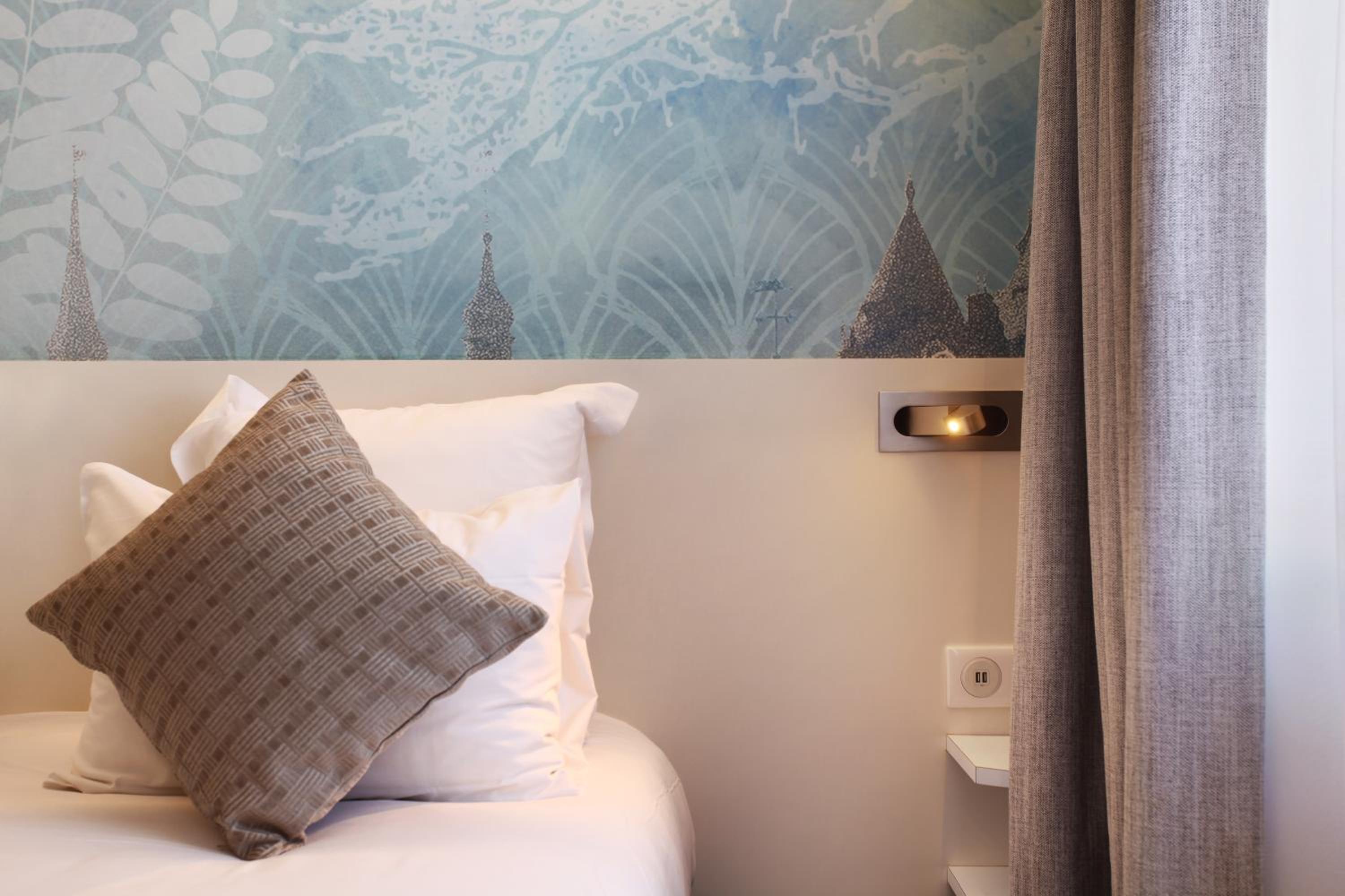 Comfort Queen Room