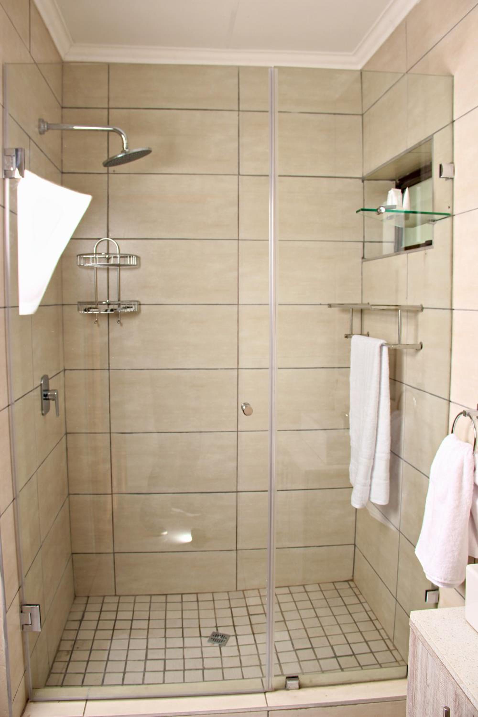 Deluxe Double or Twin Room - Photo 2