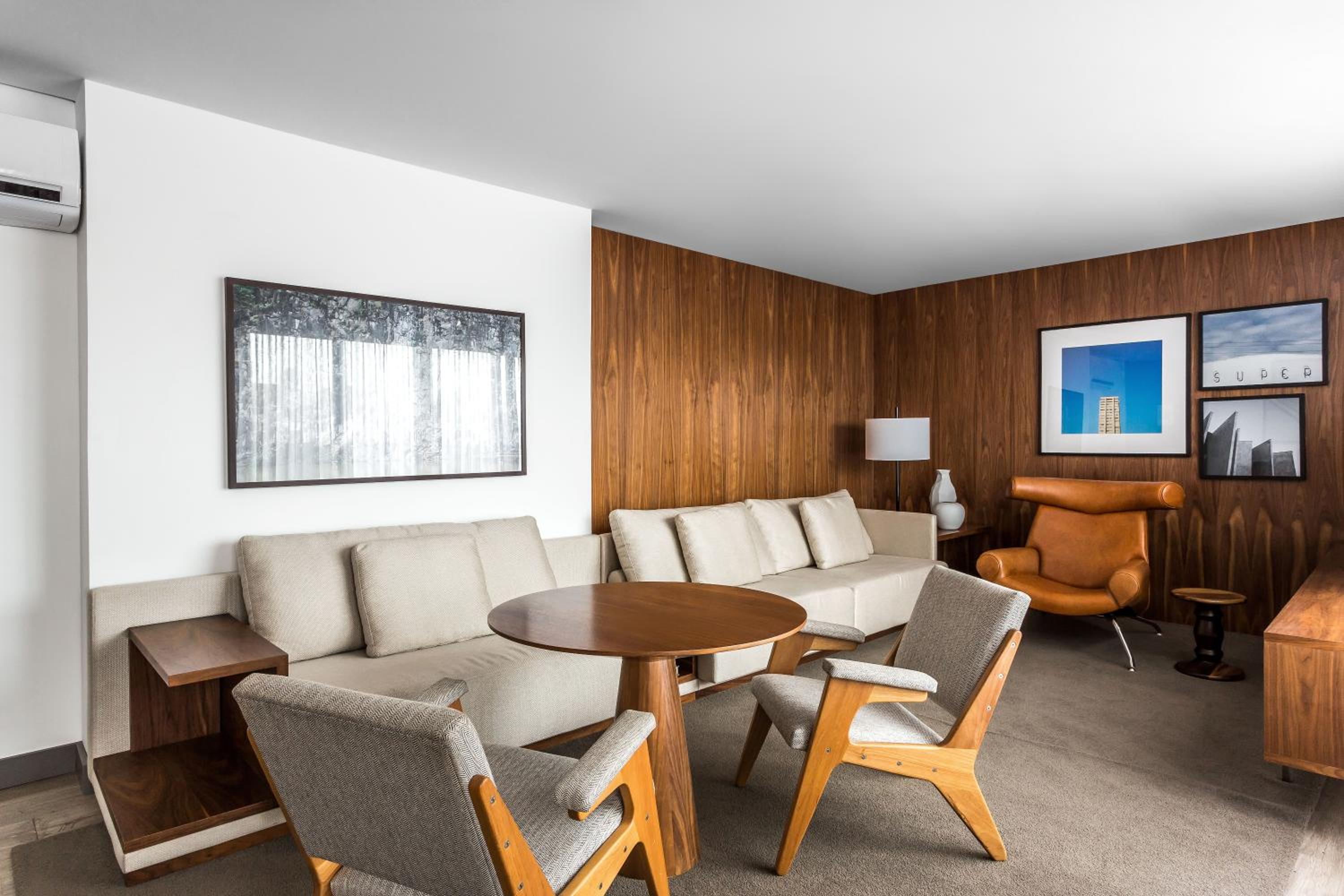 Superior King Suite