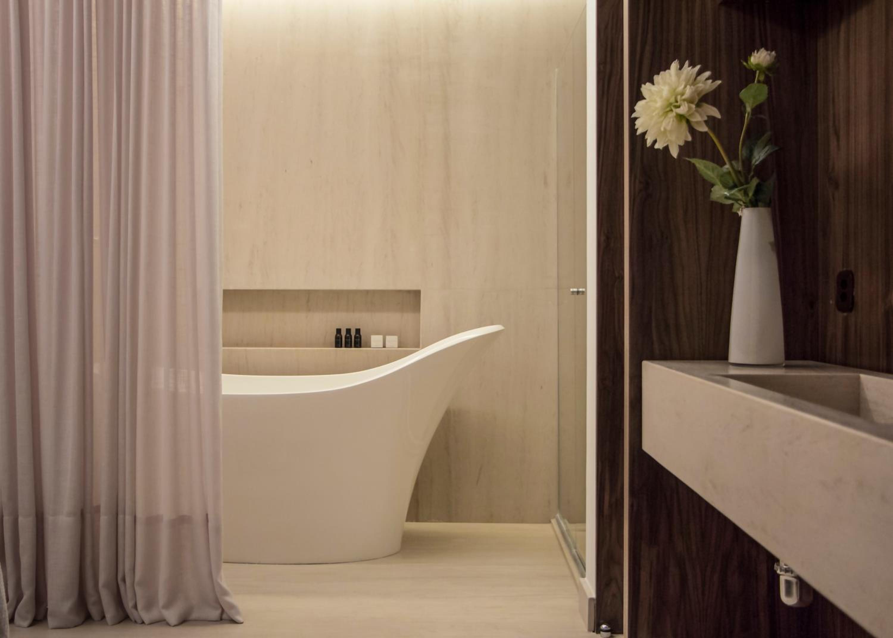 Superior King Suite
