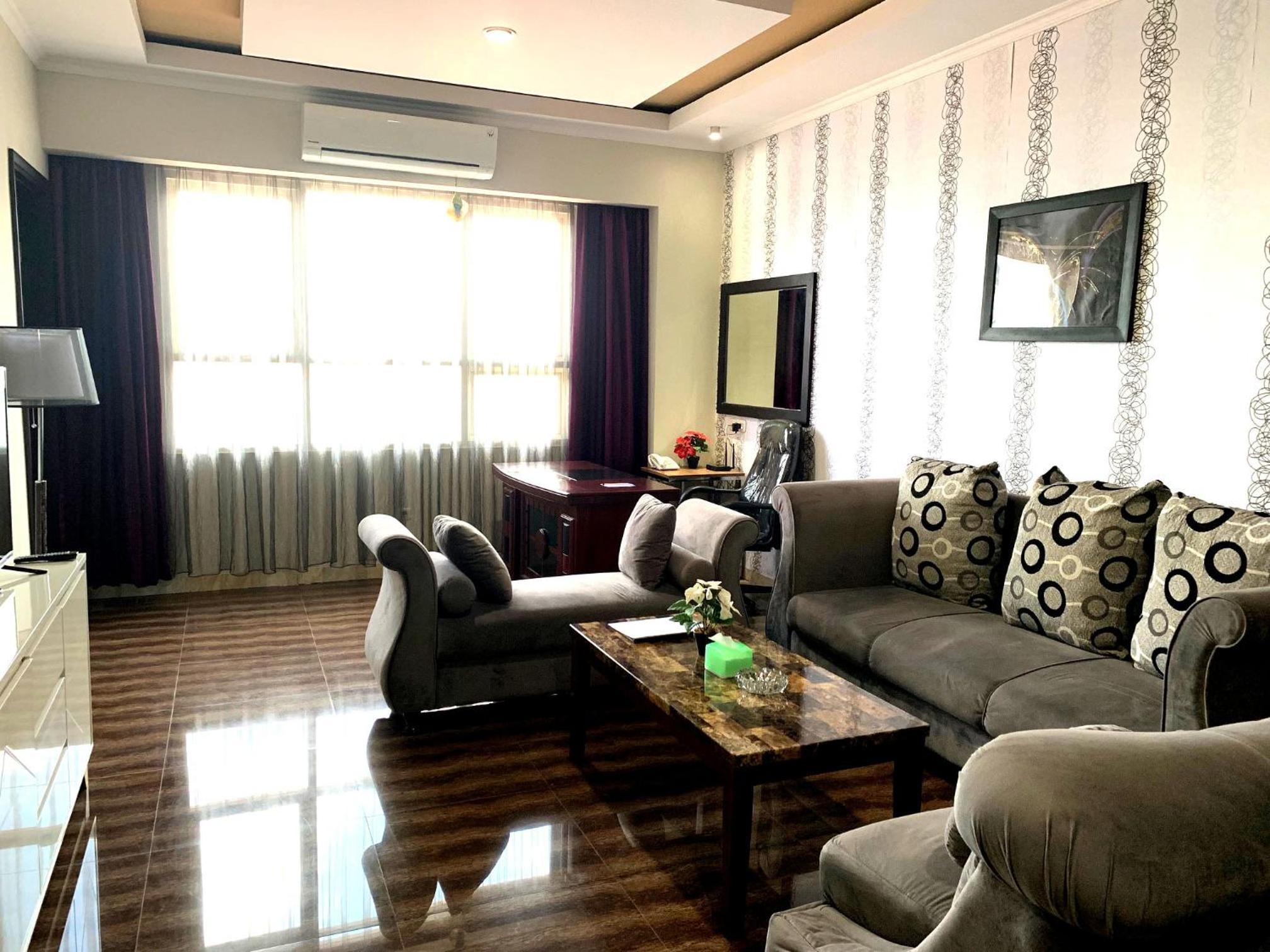 Suite - Photo 6