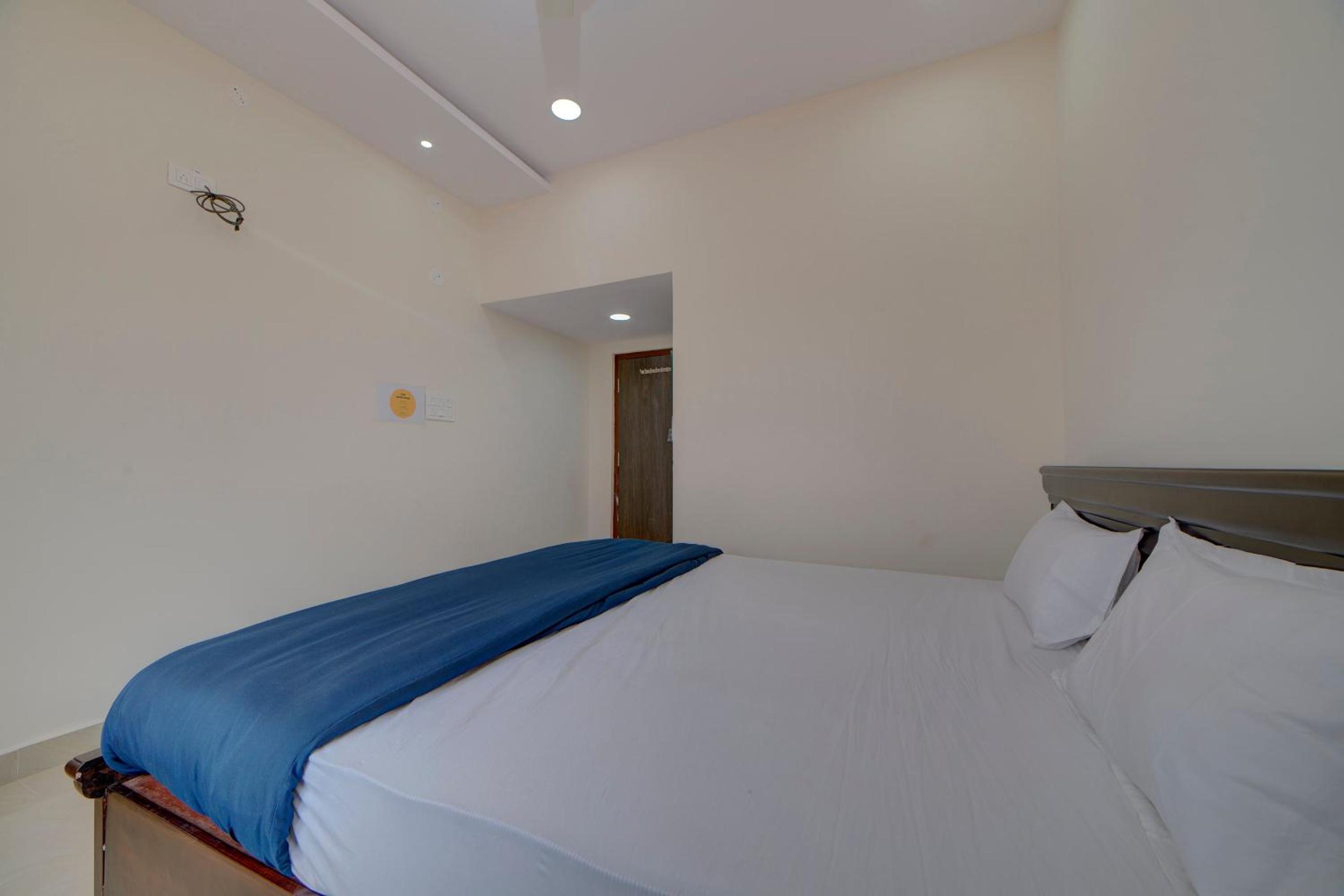 Budget Double Room photo 3