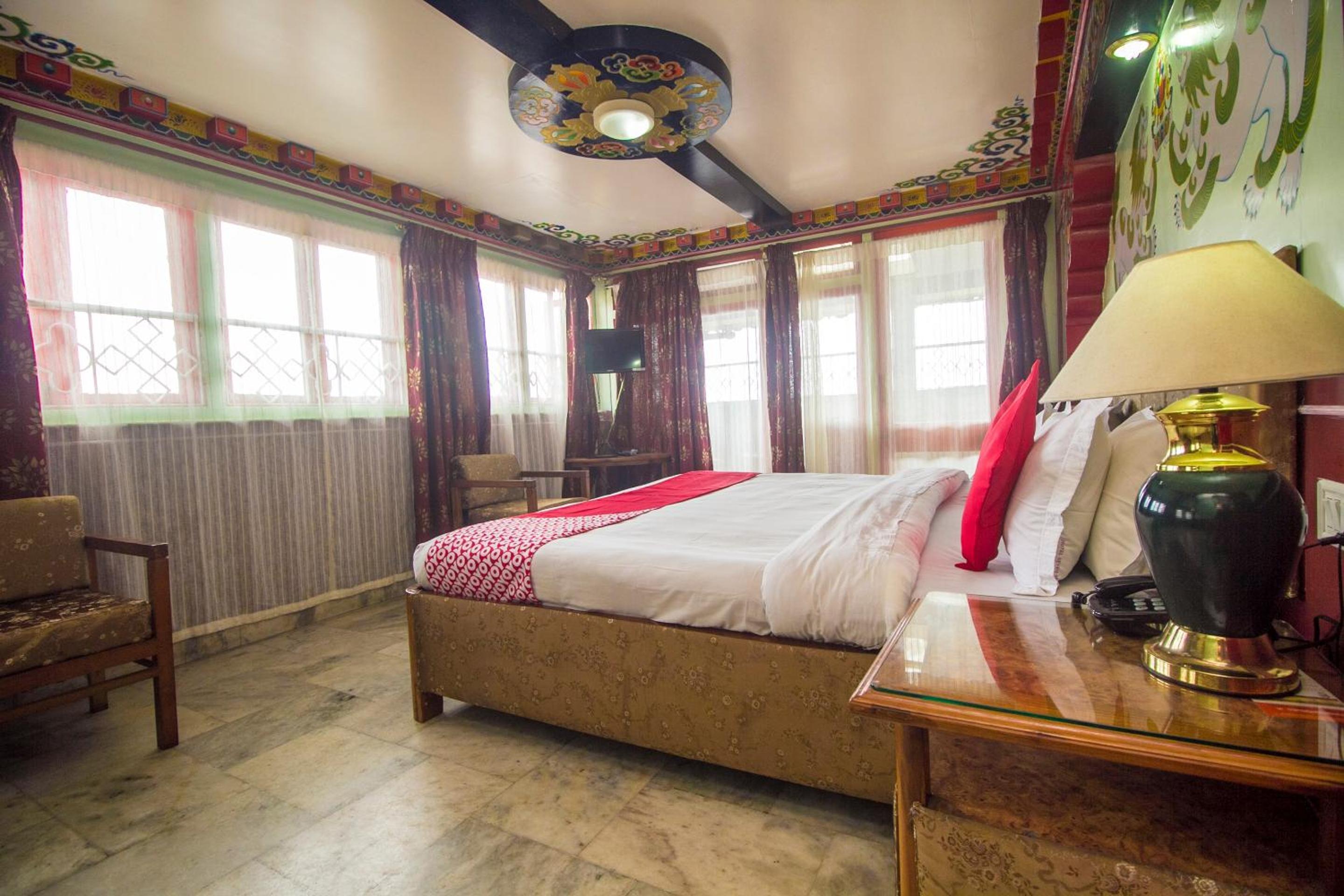 Deluxe Suite - Photo 11