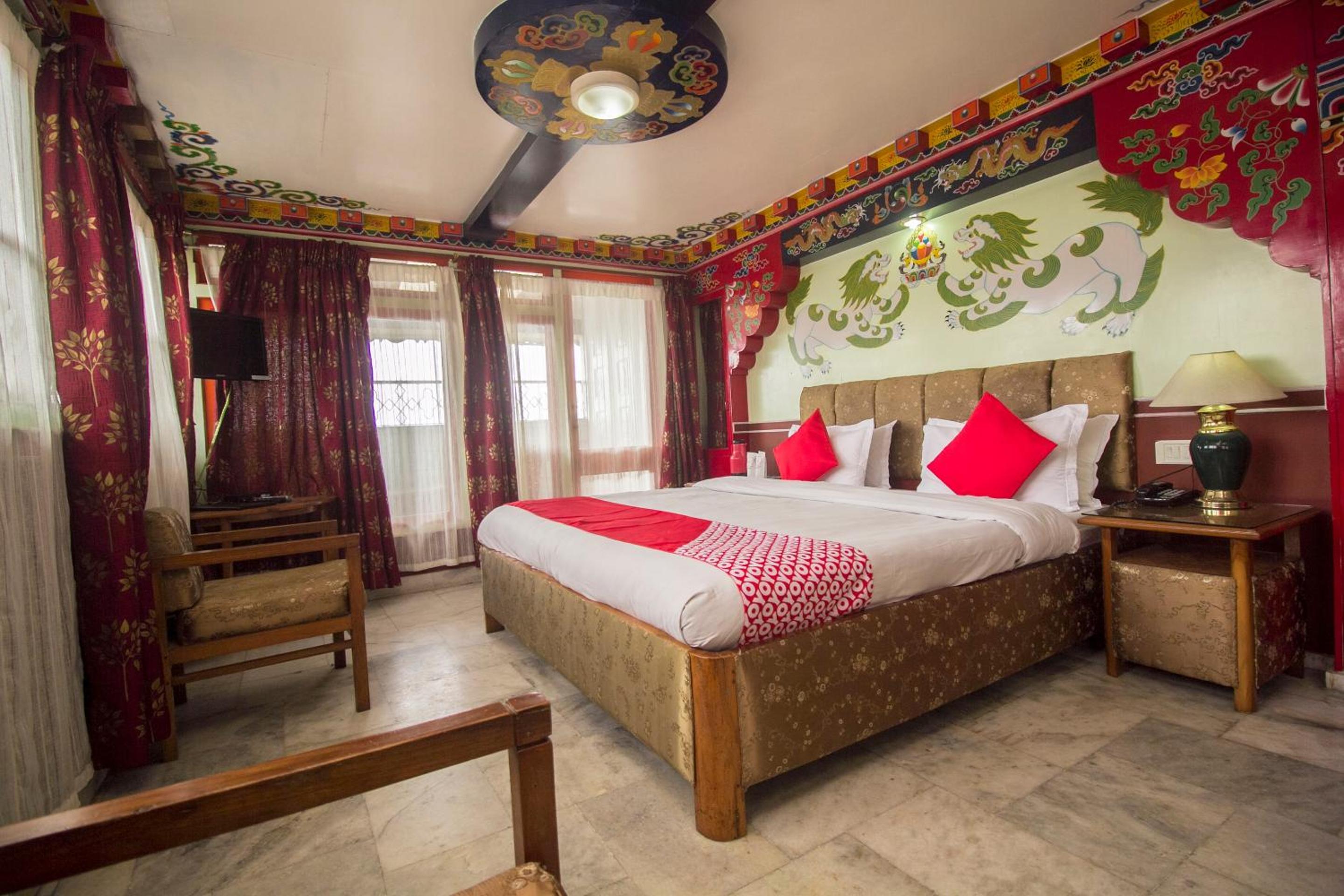 Deluxe Suite - Photo 6