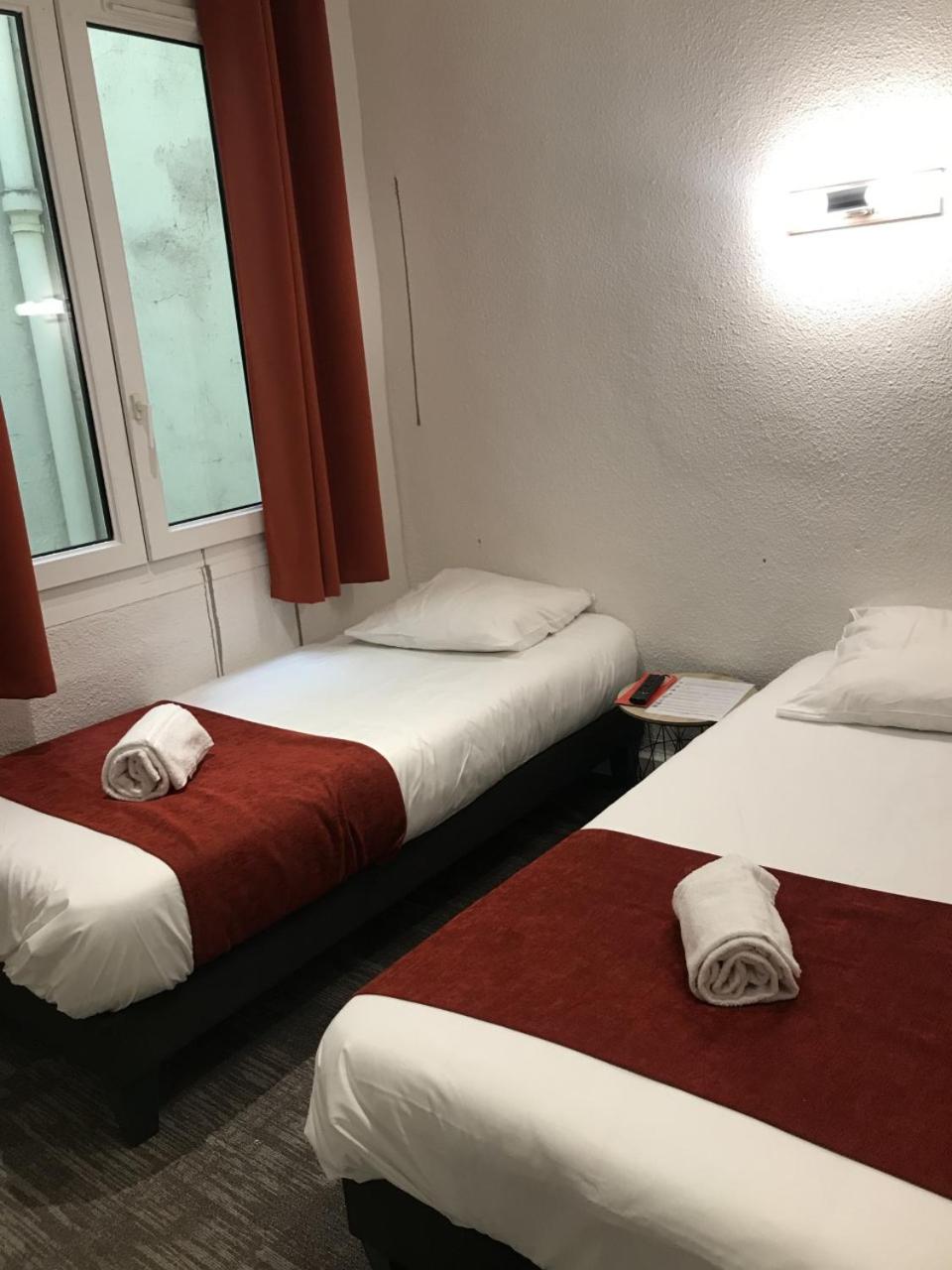 Twin Room - Photo 2