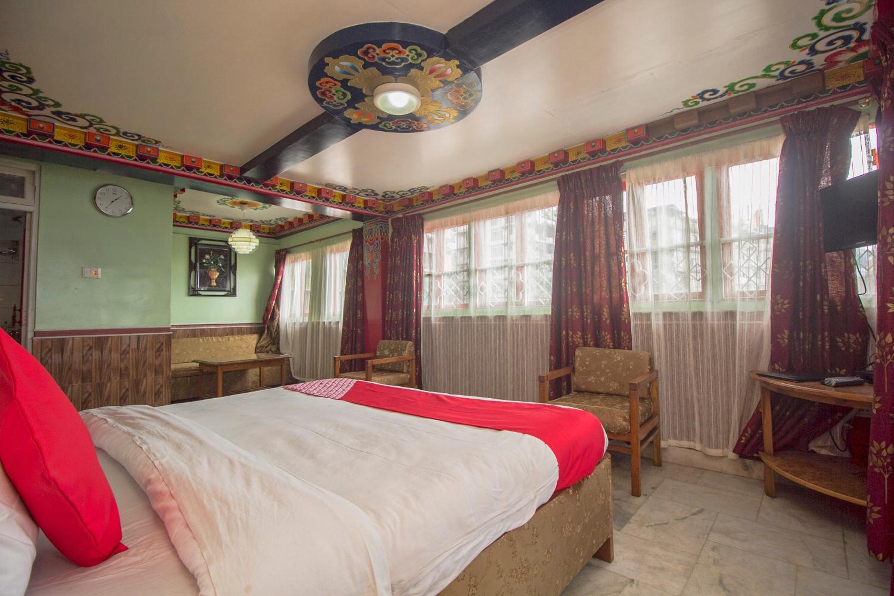 Deluxe Suite - Photo 5