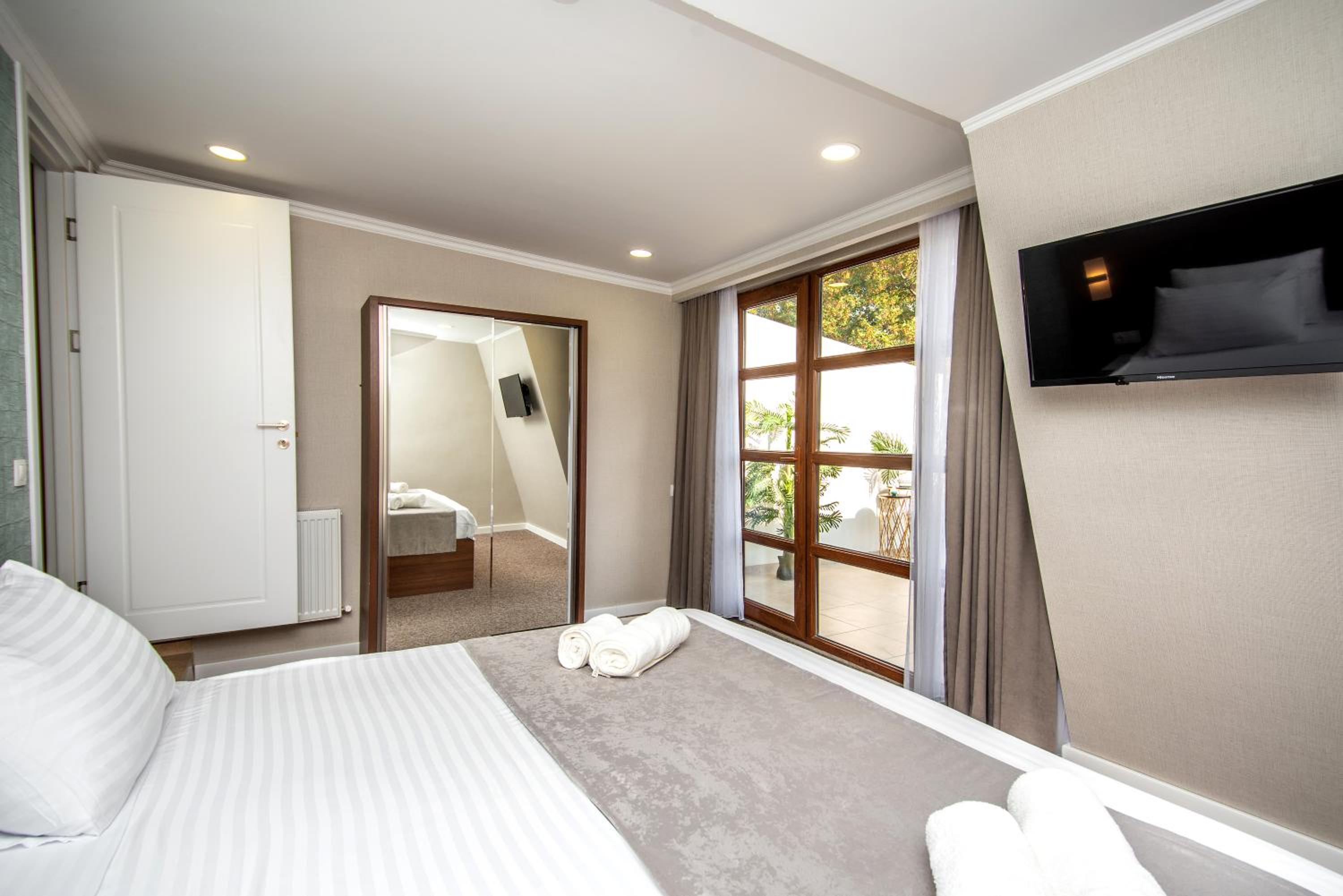 Two-Bedroom Apartment - Photo 6