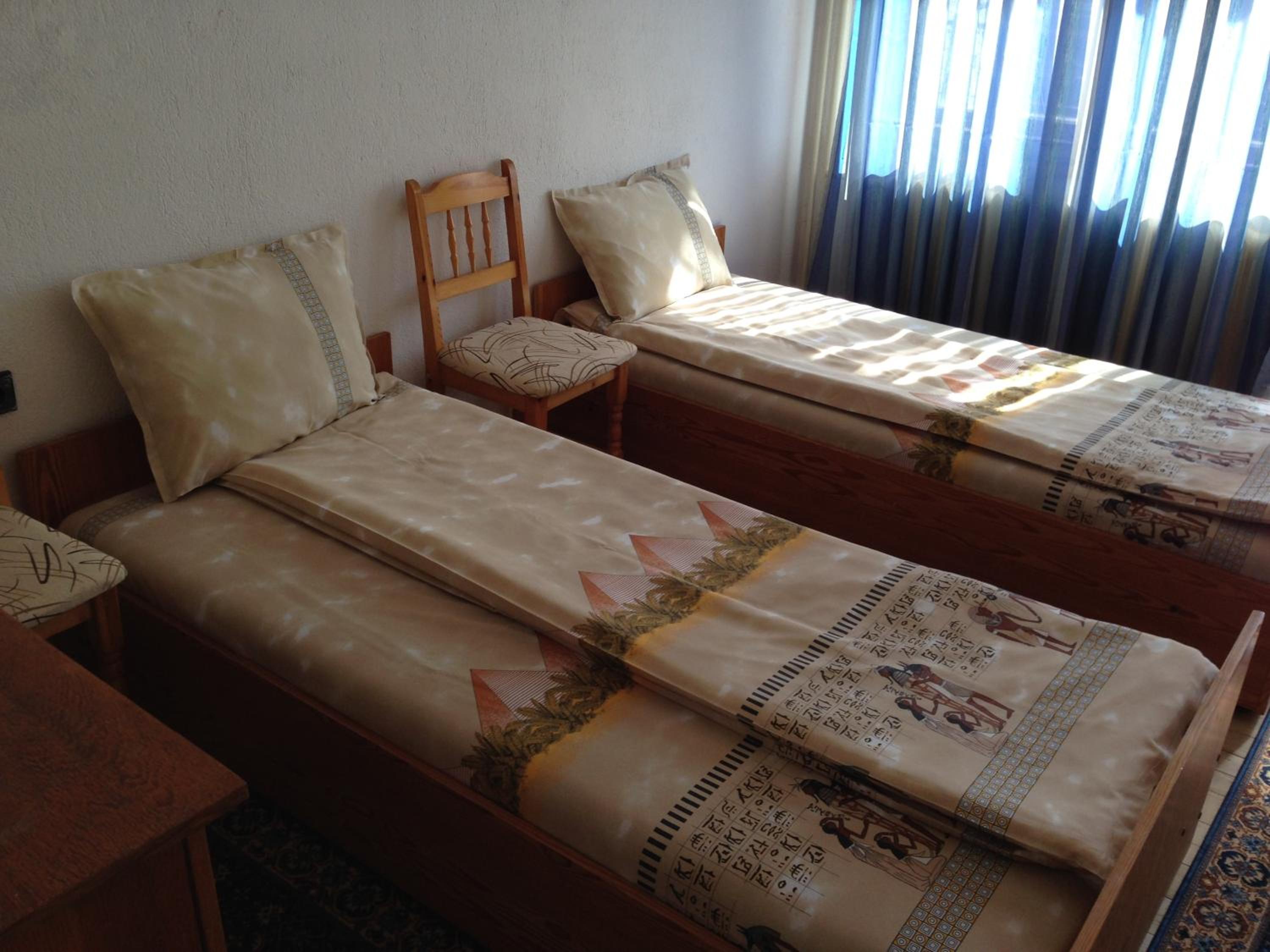 Double Room with Shared Bathroom photo 2