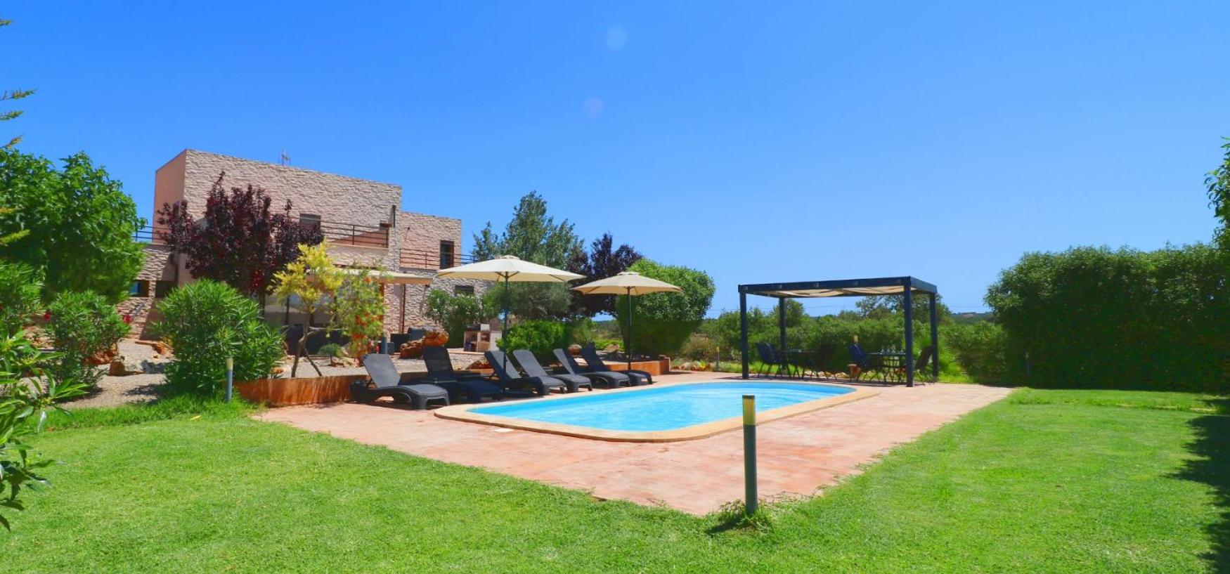 Three-Bedroom Villa photo 2