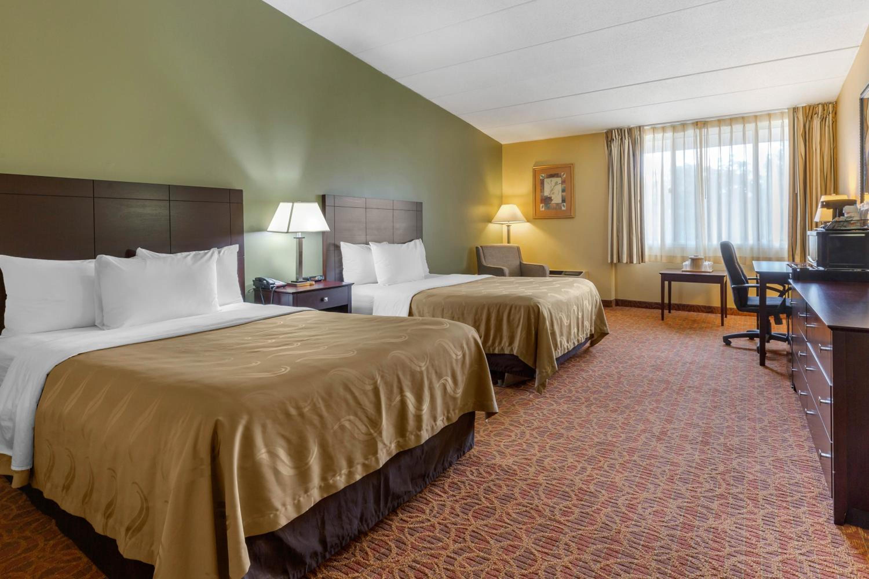 Double Room with Two Double Beds - Accessible/Non-Smoking - Photo 3