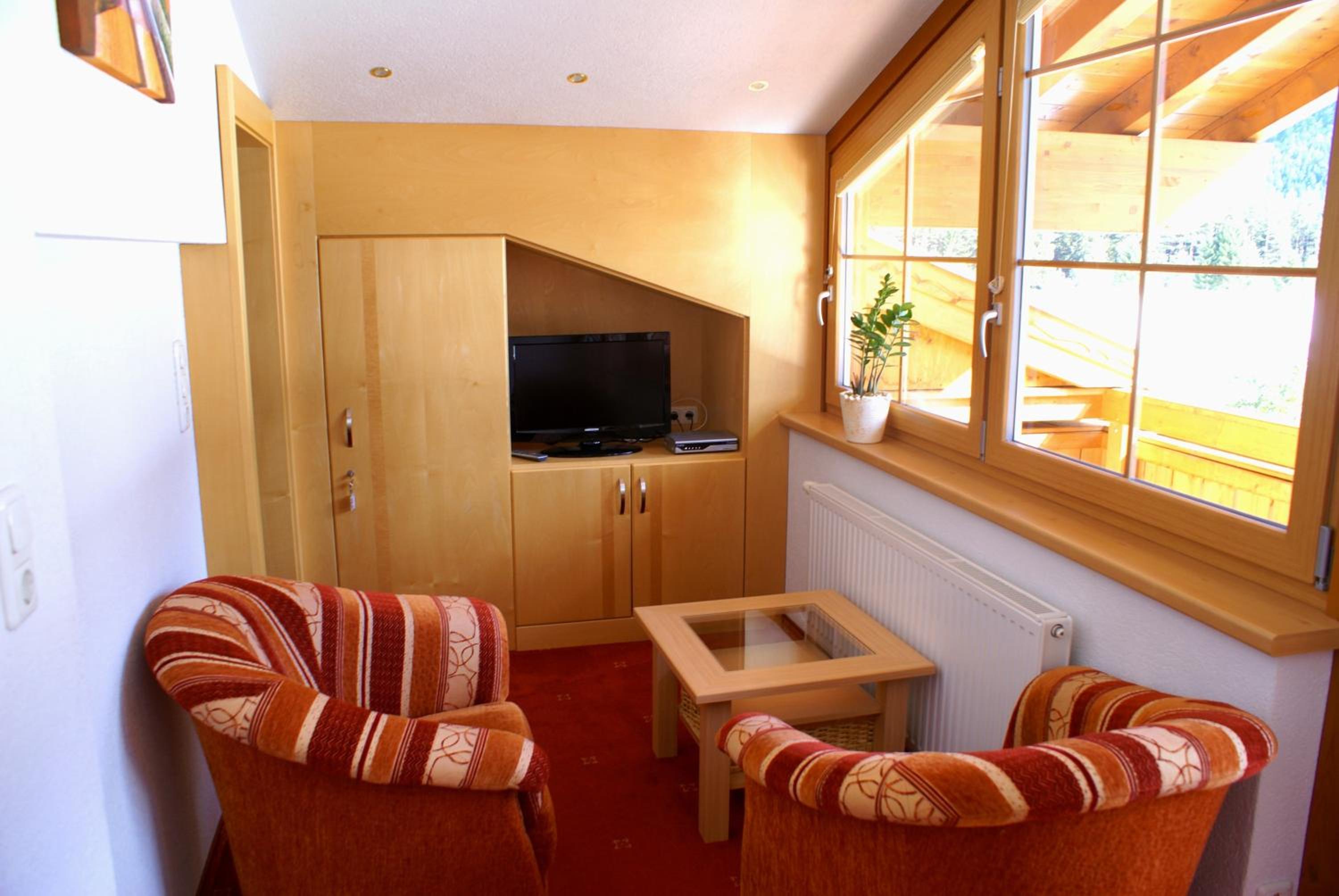 One-Bedroom Apartment with Balcony photo 1