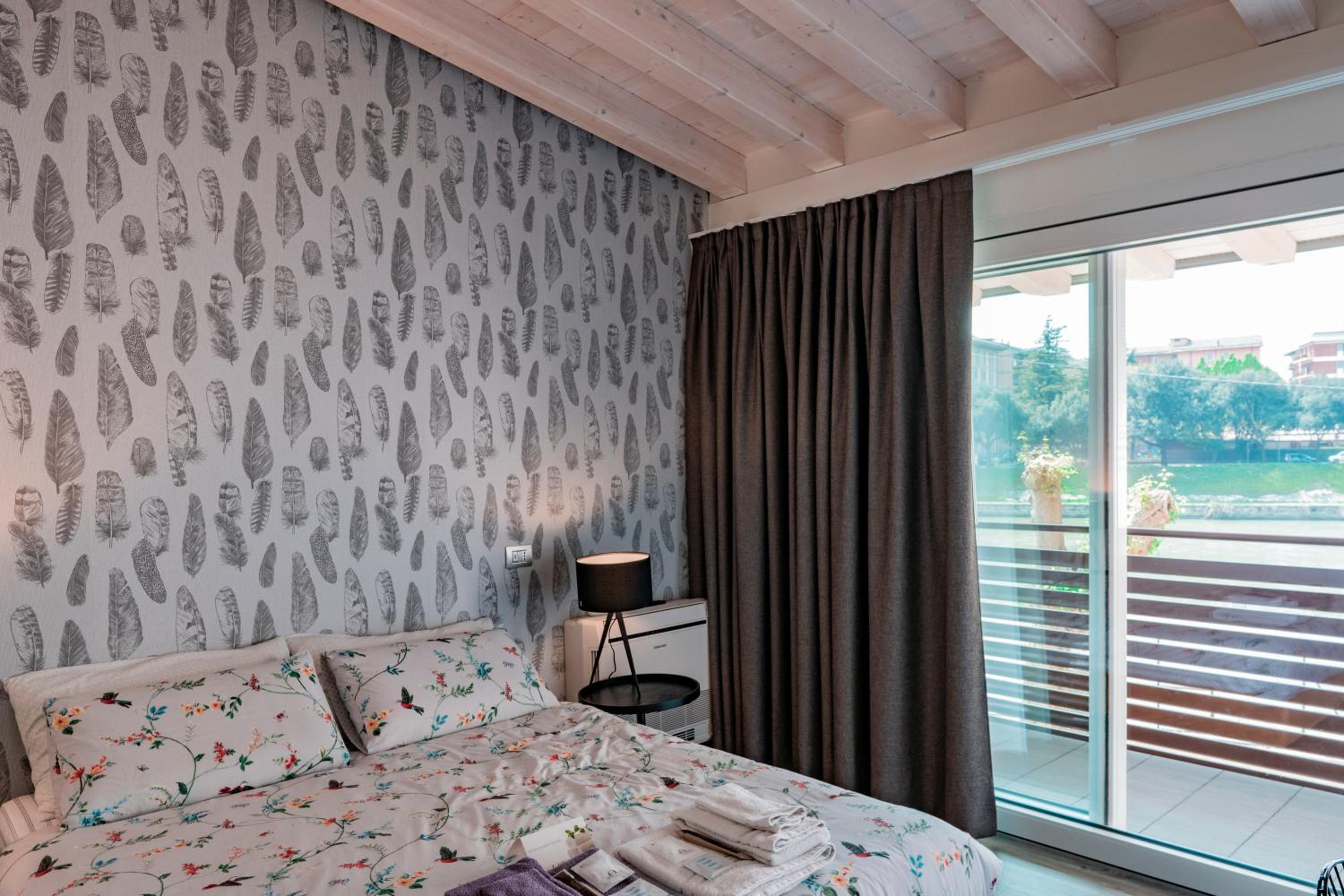 Double Room with Balcony - Photo 1
