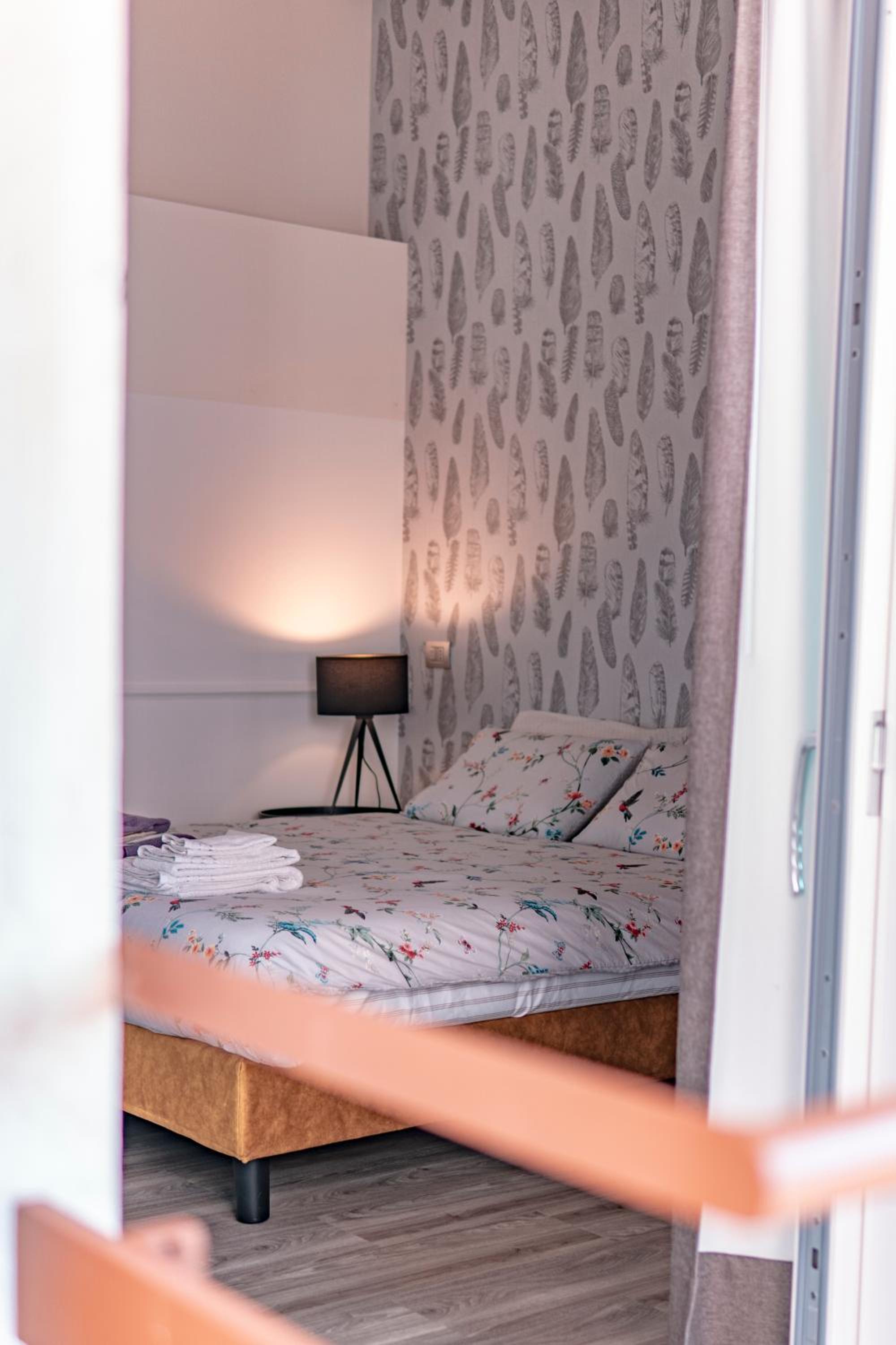 Double Room with Balcony - Photo 15