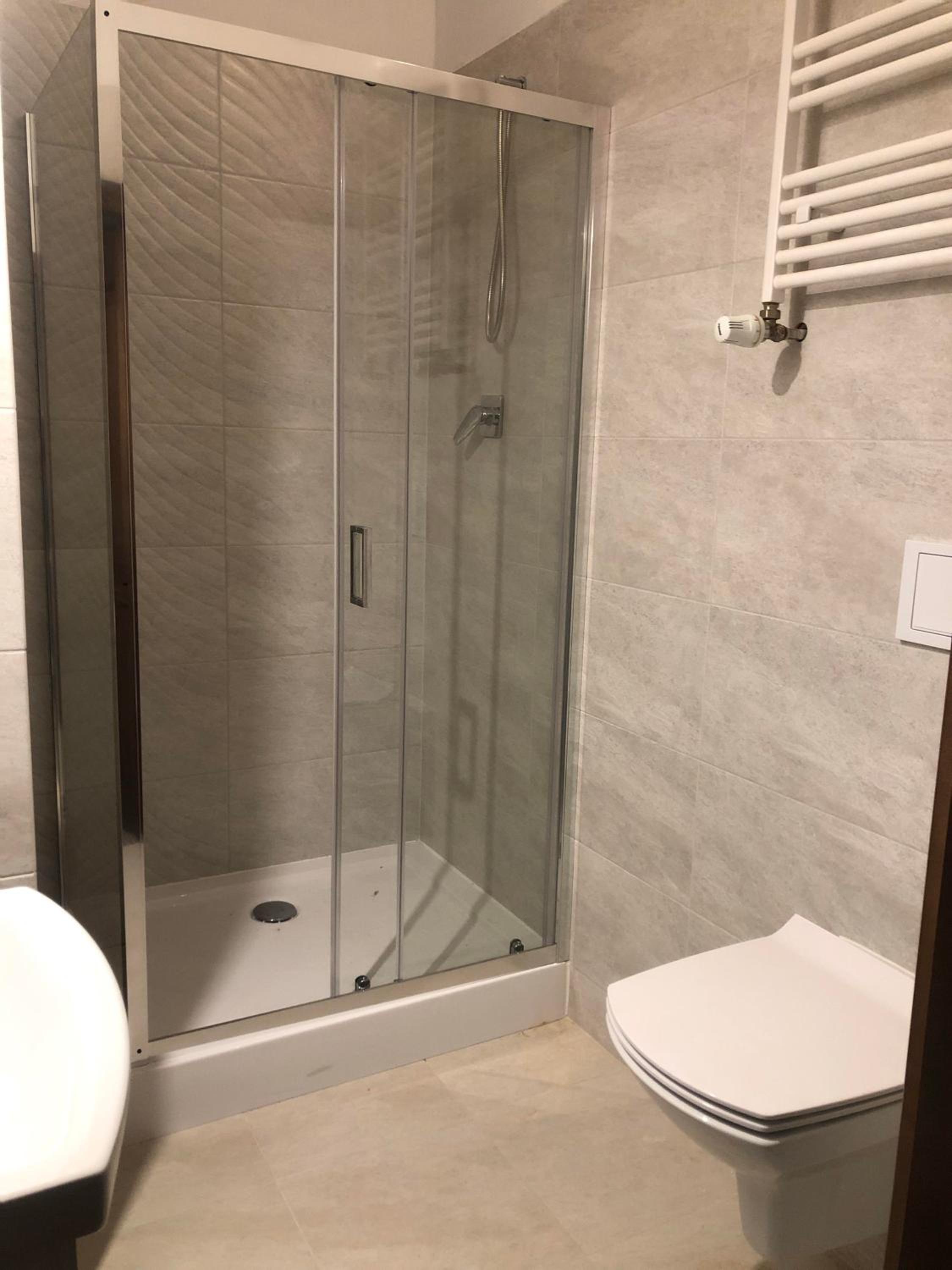 Large Double Room - Photo 1