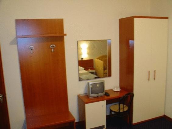 Triple Room - Photo 6