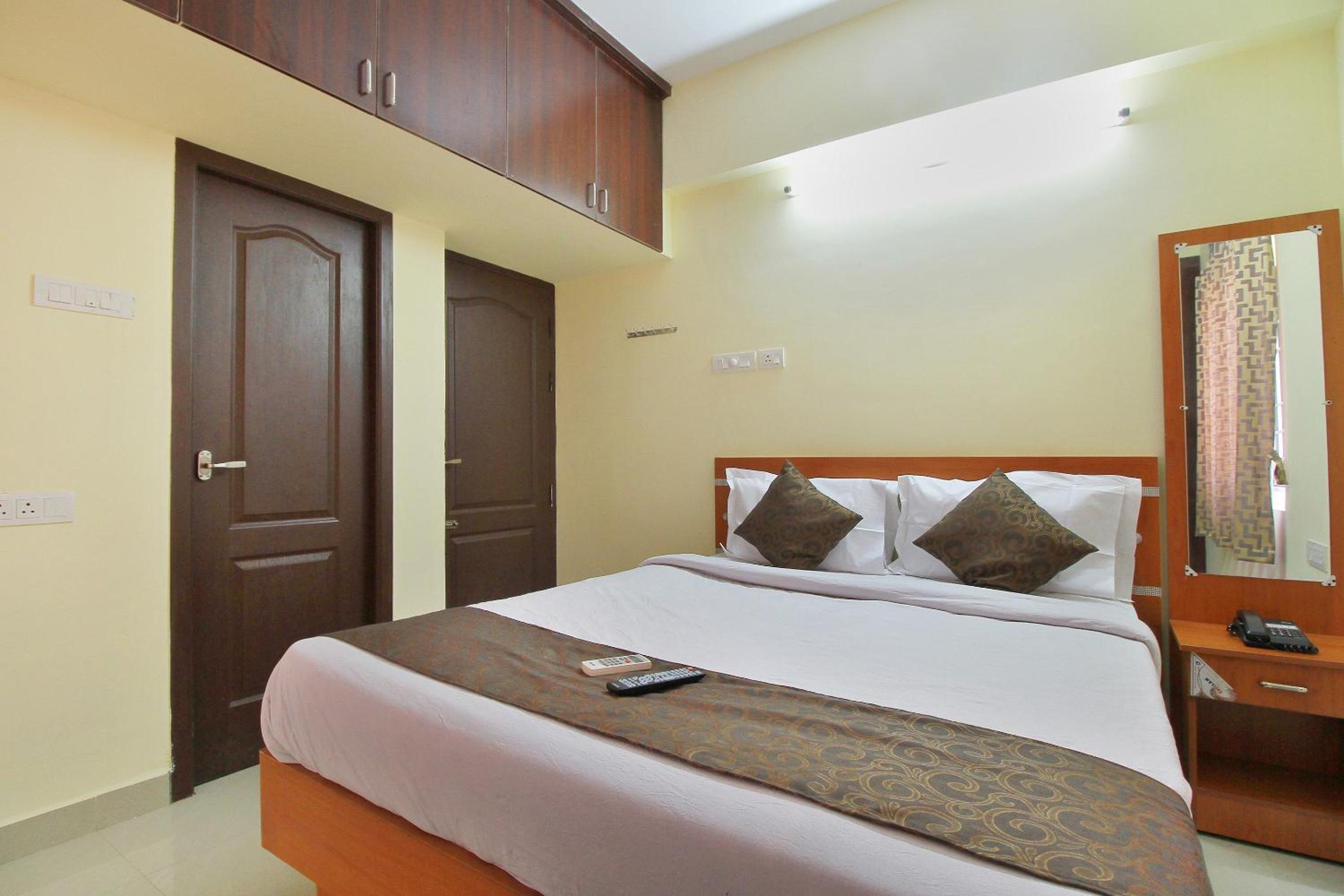 Deluxe Room - Photo 5