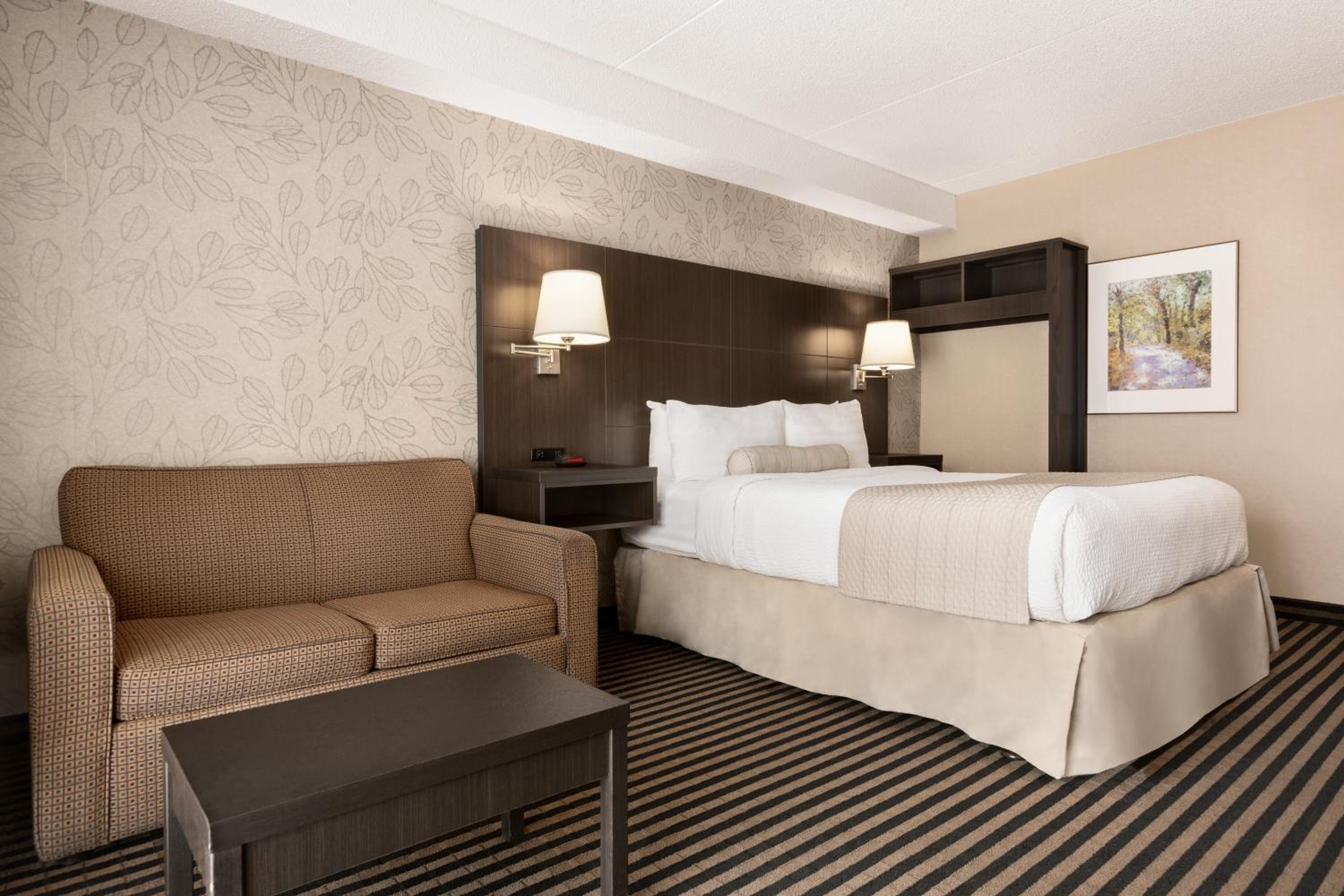 Deluxe Queen Room Non-Smoking Upper Floor photo 1