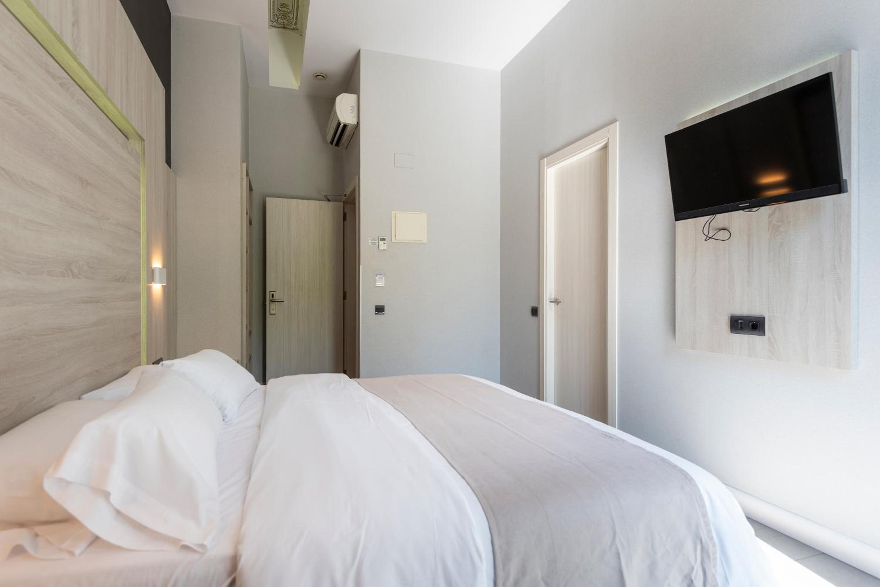 Double Room with Balcony photo 3