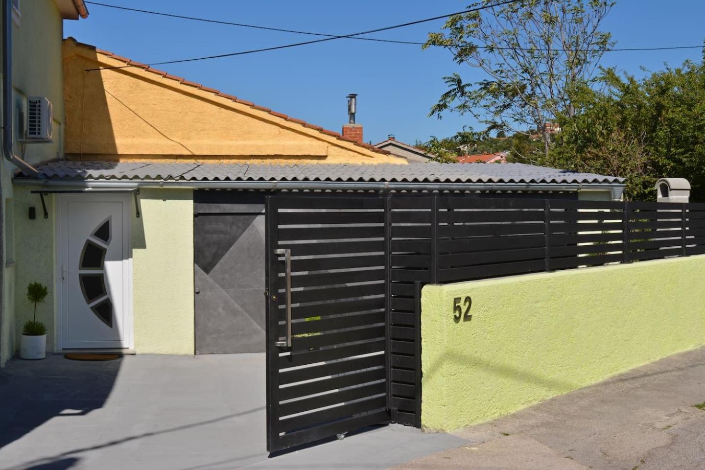 Two-Bedroom House photo 3