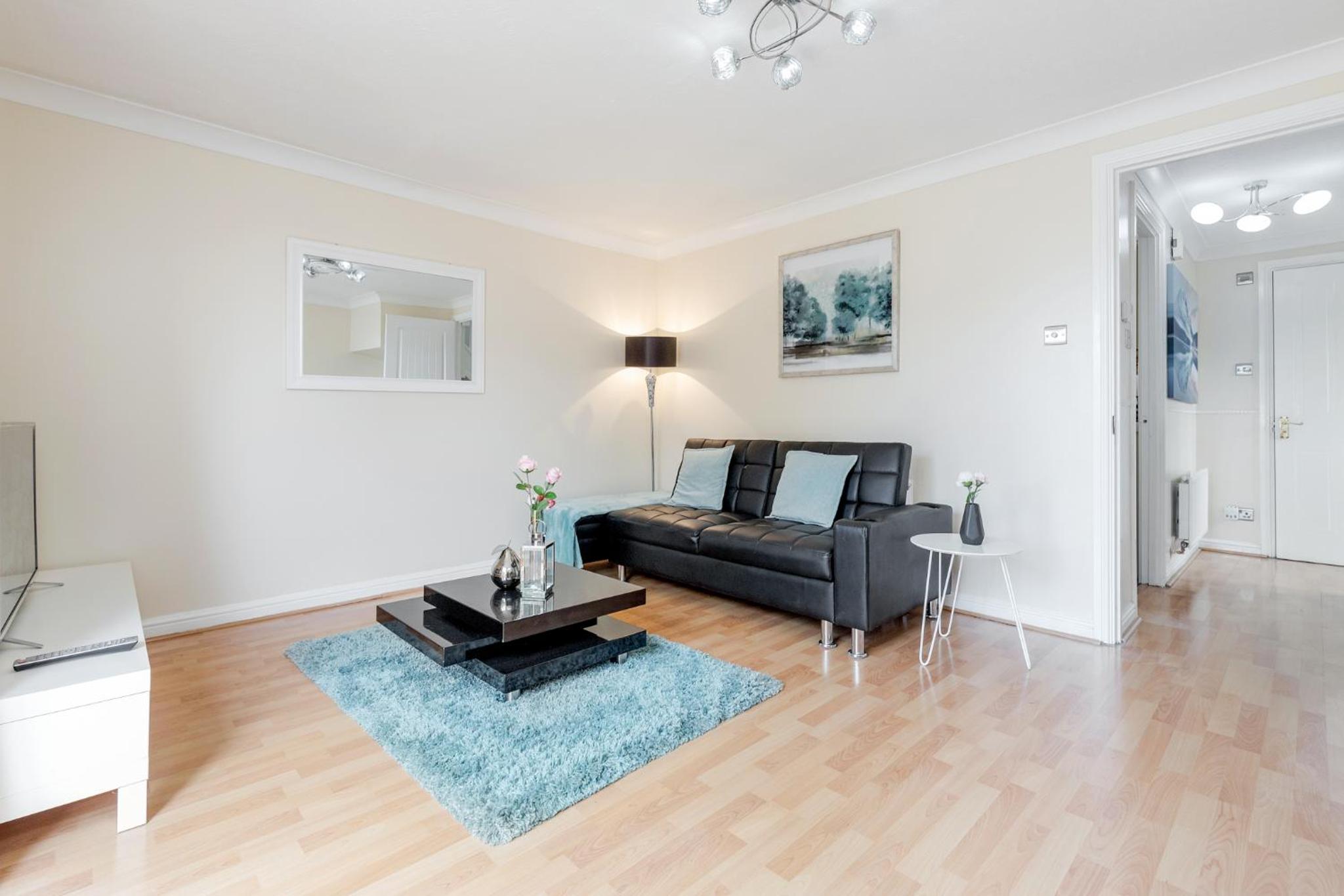 Three-Bedroom Apartment photo 1
