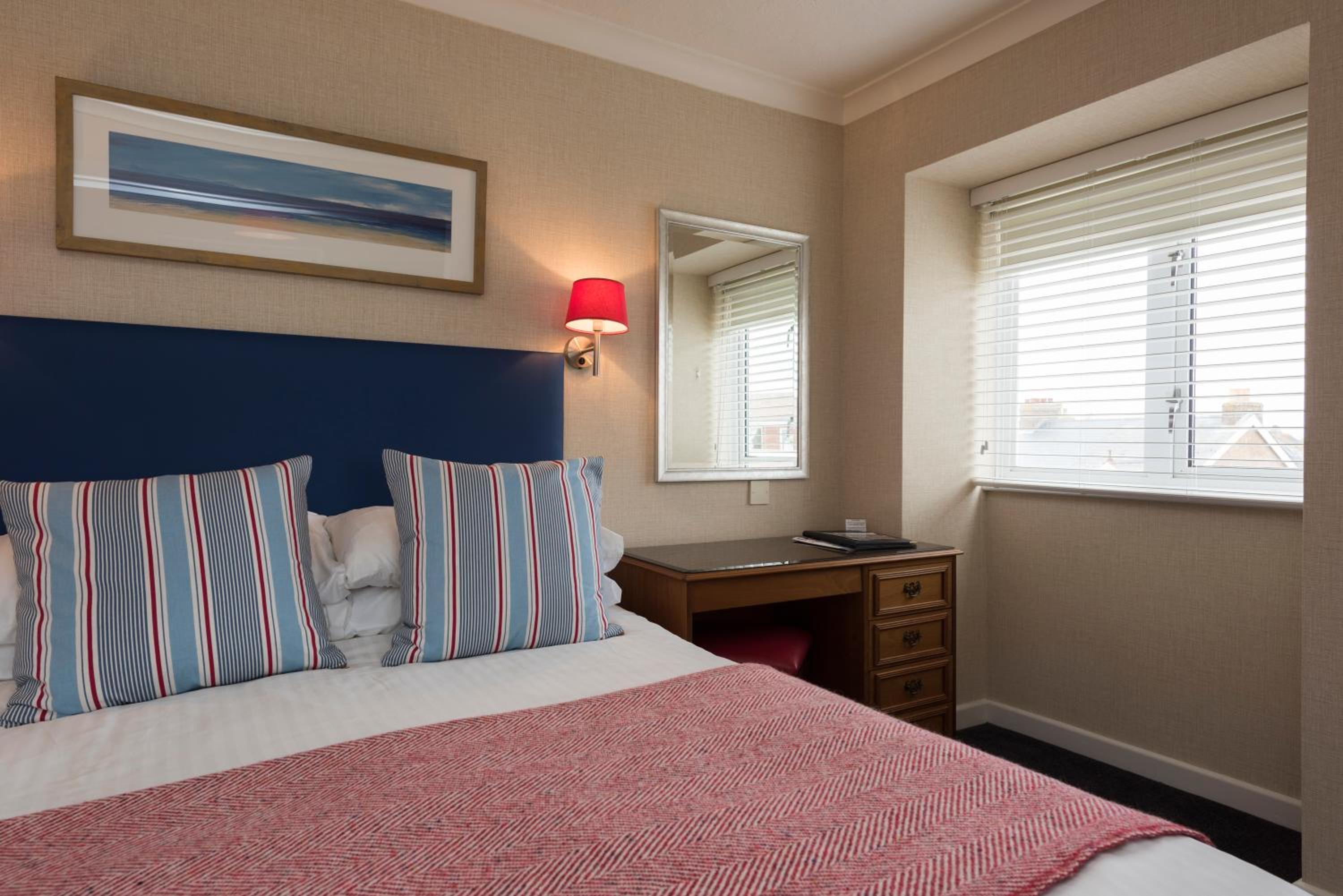 Classic King Room - Photo 8
