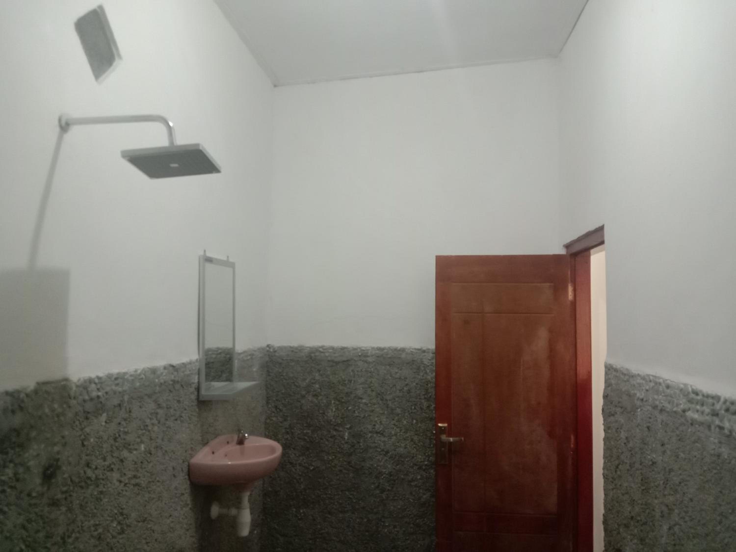Triple Room with Private Bathroom - Photo 2