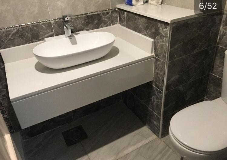 Private Double Room with Private Bathroom - Photo 32