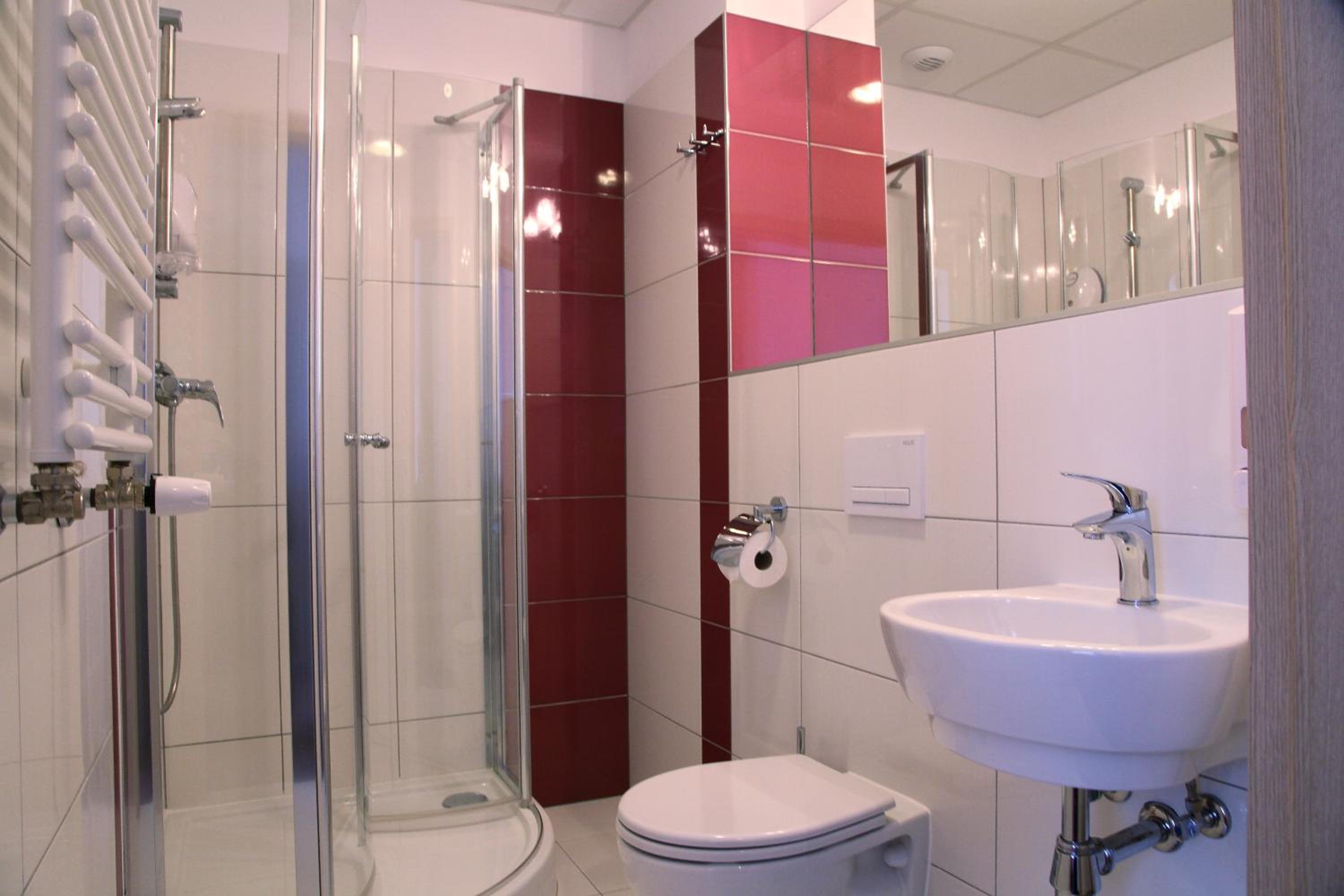 Twin Room - Photo 7