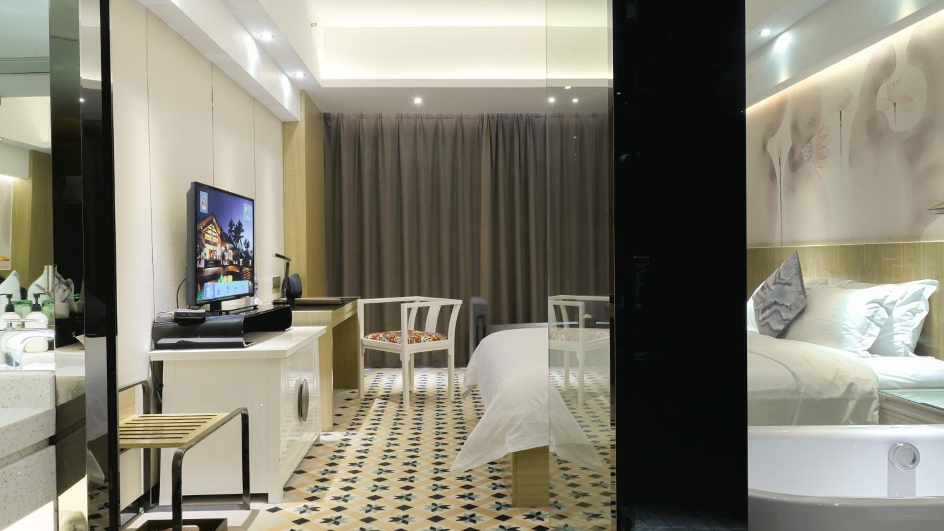 Deluxe Queen Room photo 2
