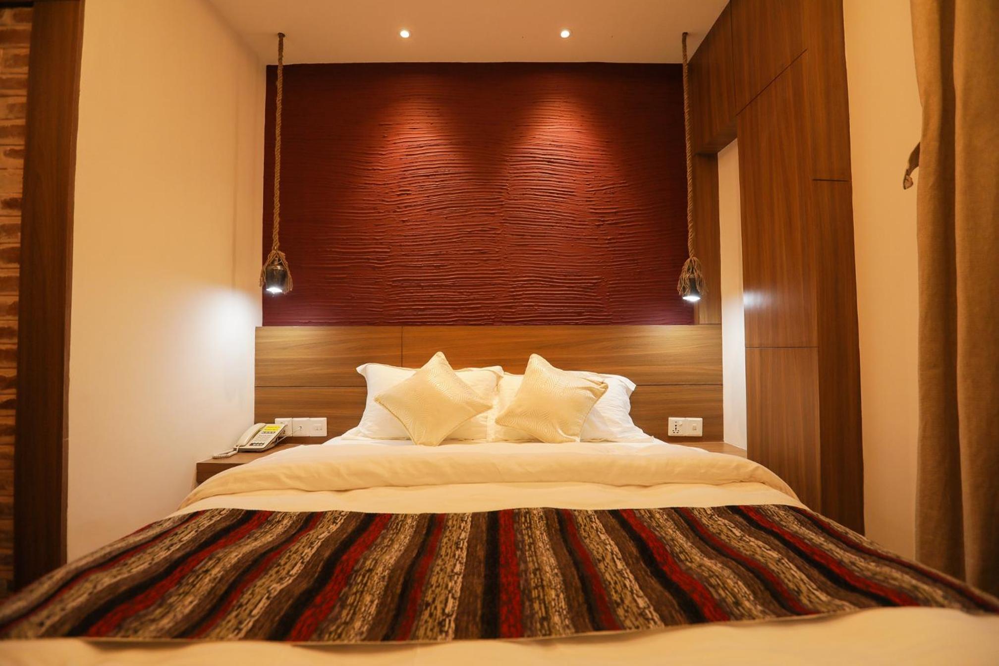 Deluxe Double or Twin Room photo 3